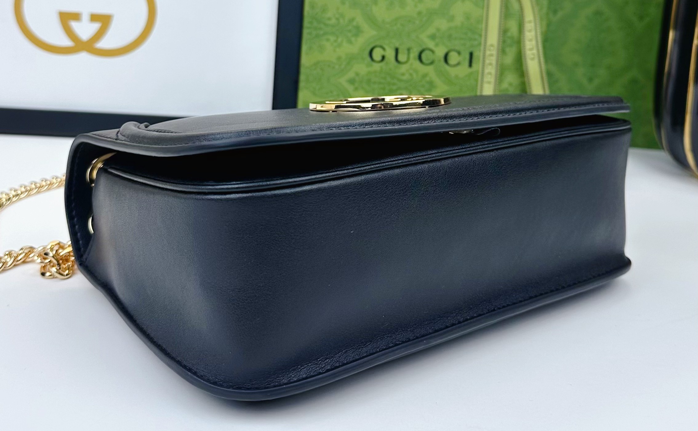 Gucci Blondie 小号肩背包 - 浅粉色レザーとクラシックなデザイン