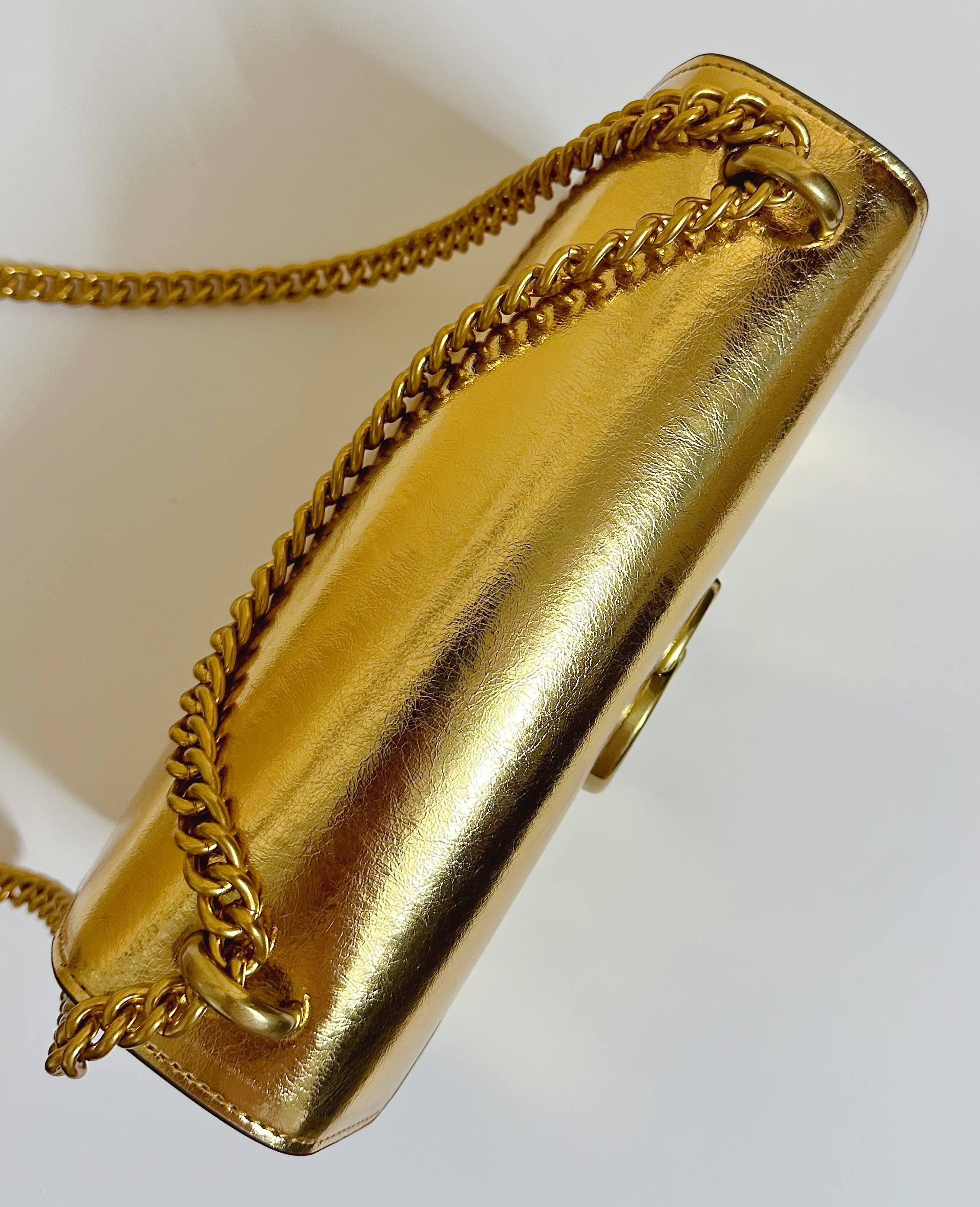  胜利新品来袭！原版品质 GG Marmont链条肩背包釆用颇具结构化的造型和翻盖封口，配以双G古铜金属