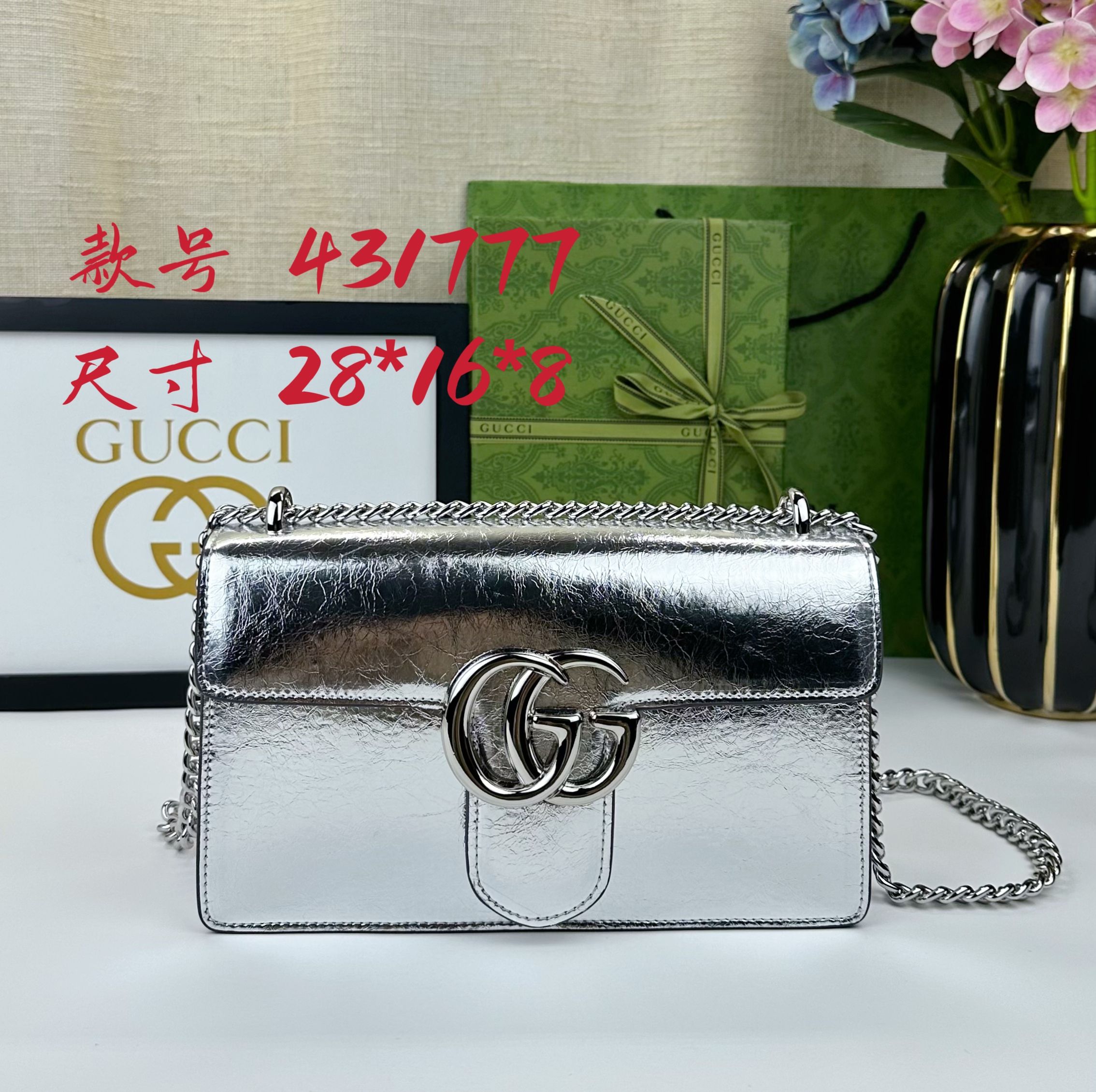  胜利新品来袭！原版品质 GG Marmont链条肩背包釆用颇具结构化的造型和翻盖封口，配以双G古铜金属