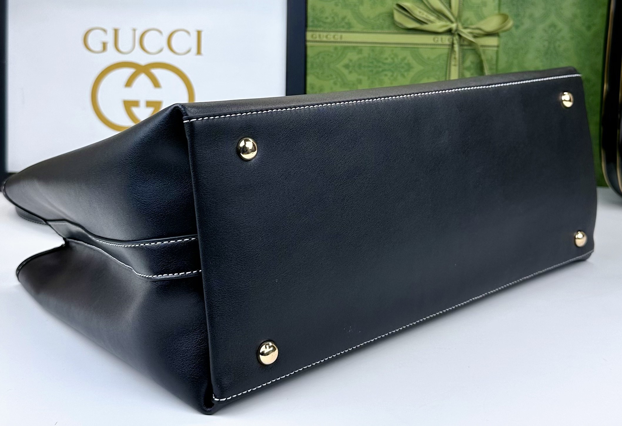 GGロゴショッピングバッグ - スタイリッシュなデザイン