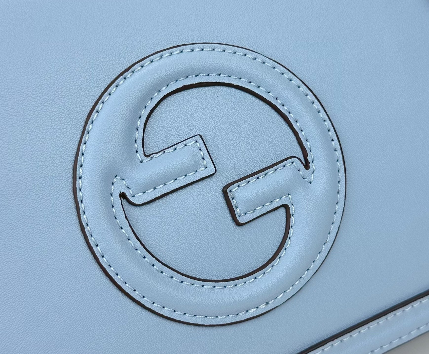 G家新作ダブルGデザインのトートバッグ - スタイリッシュな提手と牛皮製ハードウェア