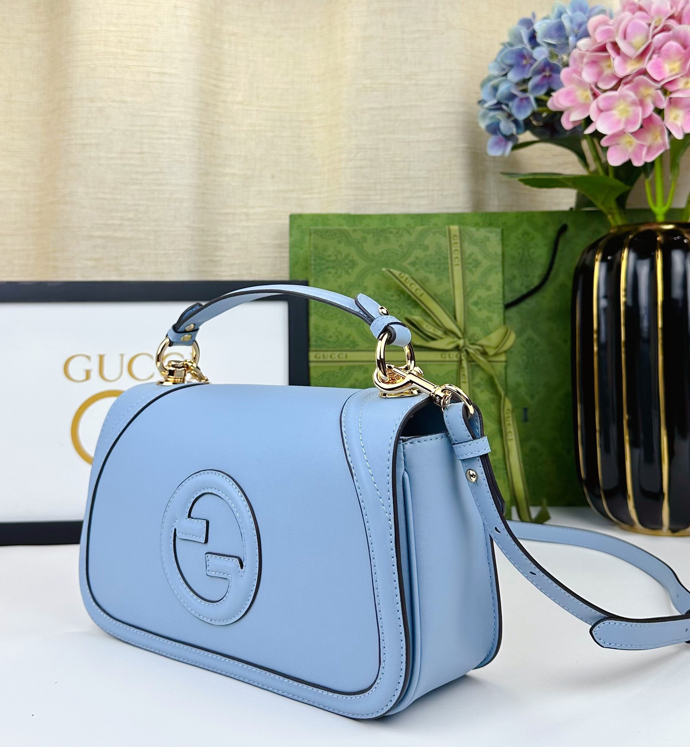 G家新作ダブルGデザインのトートバッグ - スタイリッシュな提手と牛皮製ハードウェア