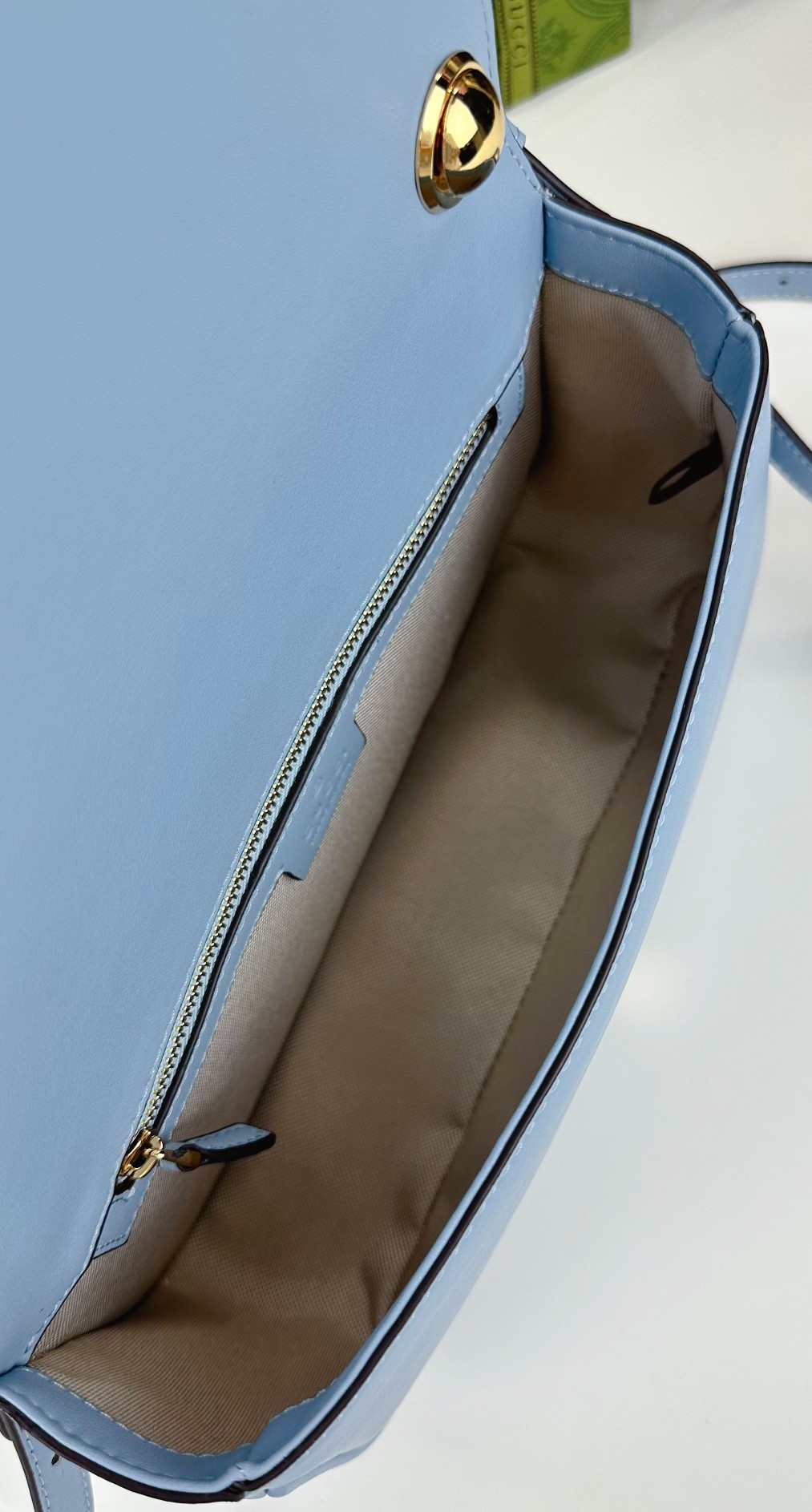 G家新作ダブルGデザインのトートバッグ - スタイリッシュな提手と牛皮製ハードウェア