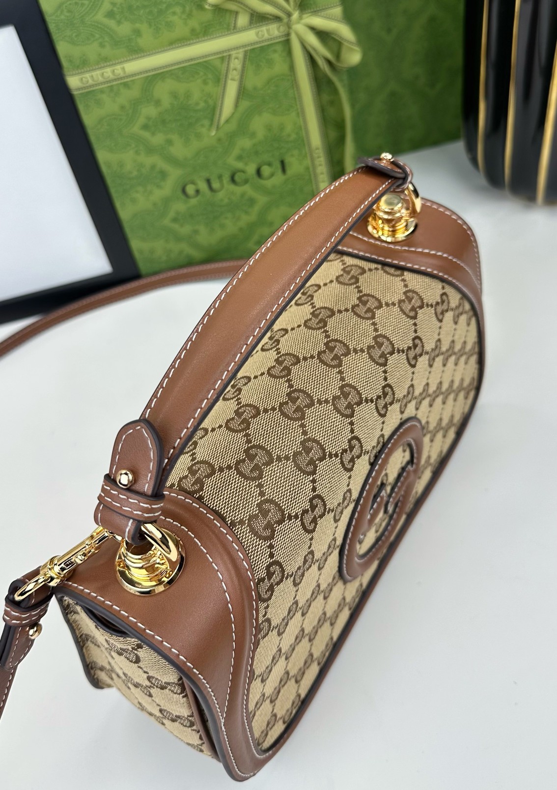 G家新作ダブルGデザイン手袋 - モダンでスタイリッシュなスタイル