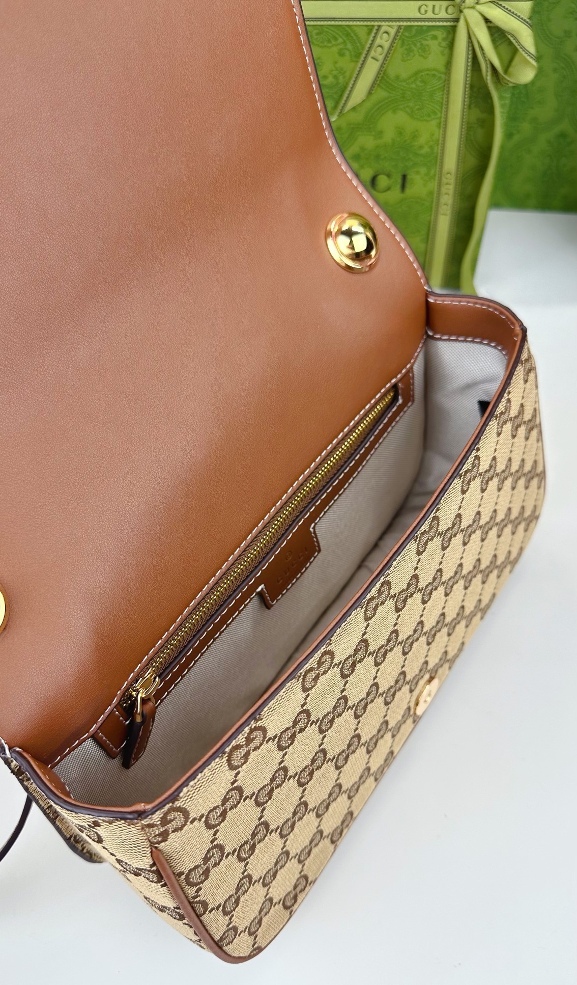 G家新作ダブルGデザイン手袋 - モダンでスタイリッシュなスタイル