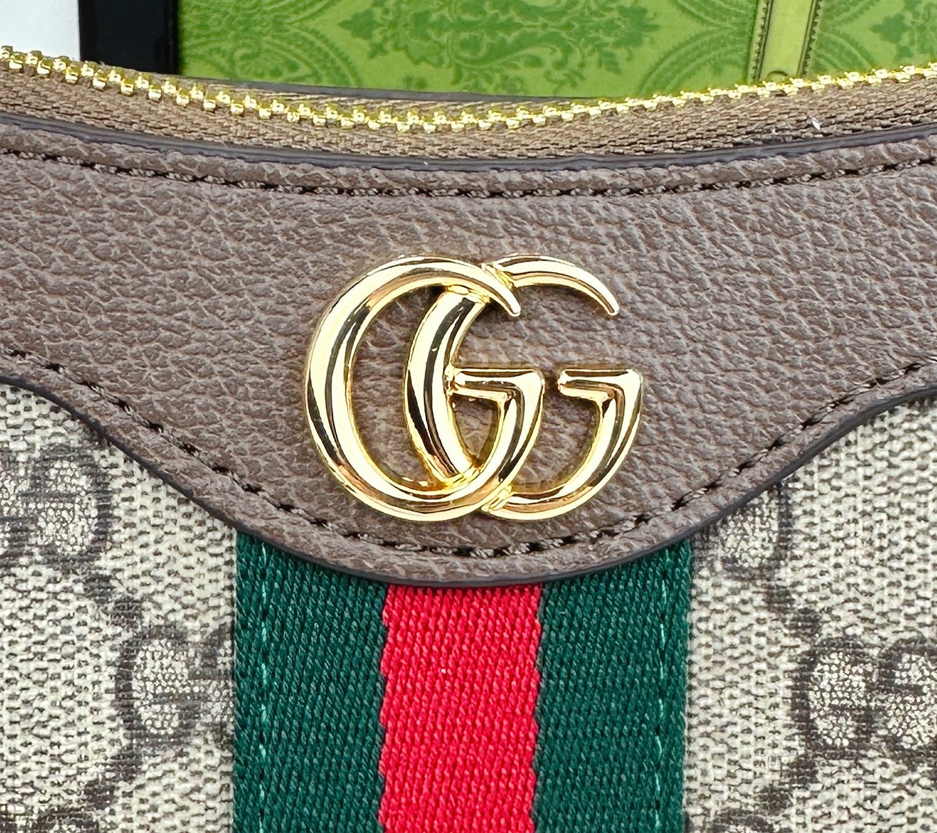 Ophidiaシリーズ ソフトな質感の新しいデザインバッグ