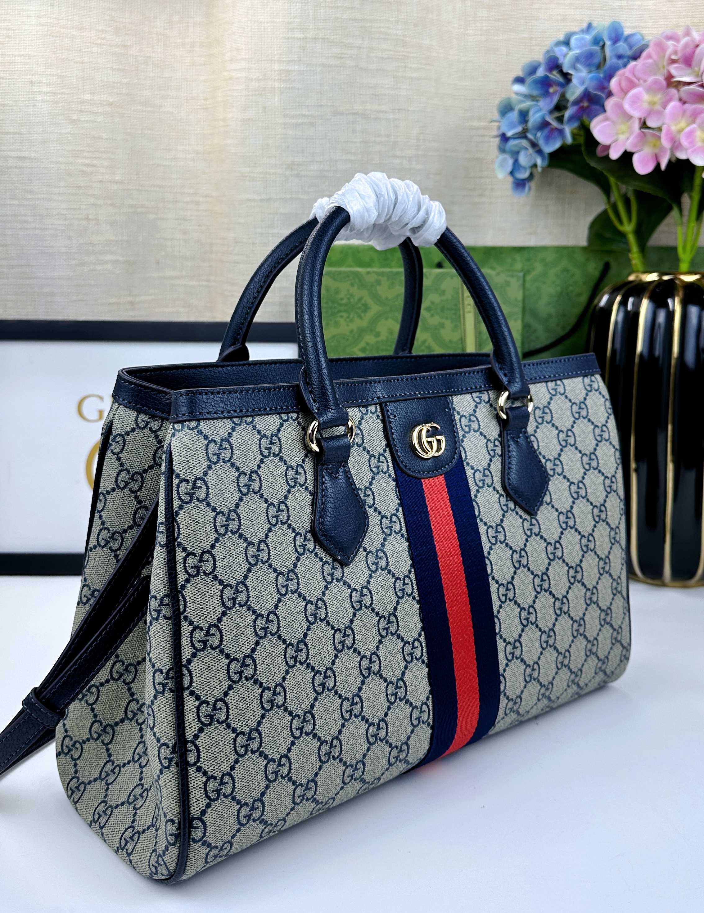 Ophidiaシリーズ新作ソフトバッグ - 上質な米色と深棕色