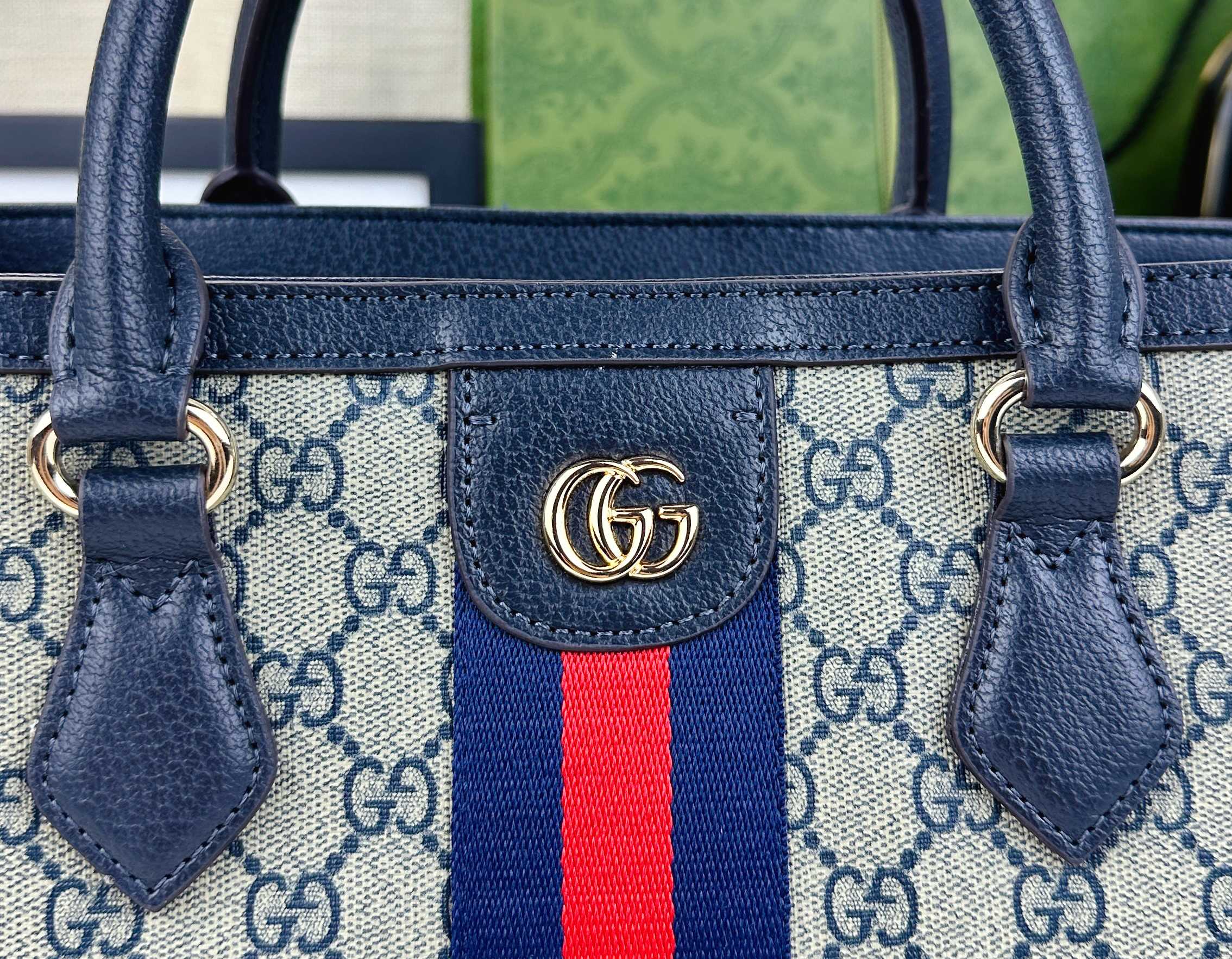 Ophidiaシリーズ新作ソフトバッグ - 上質な米色と深棕色