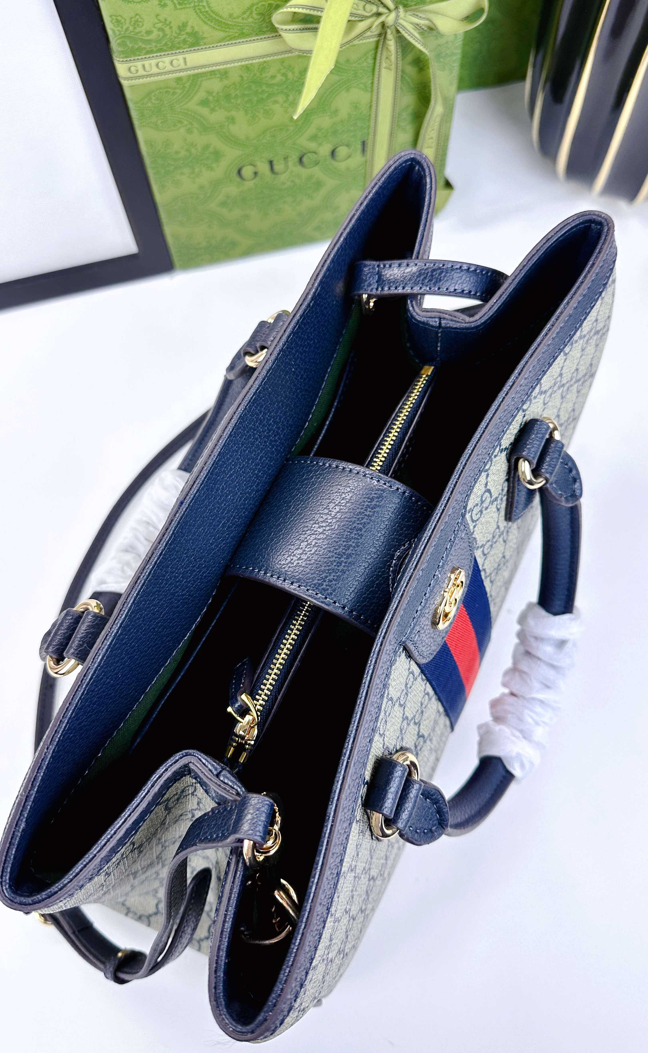 Ophidiaシリーズ新作ソフトバッグ - 上質な米色と深棕色