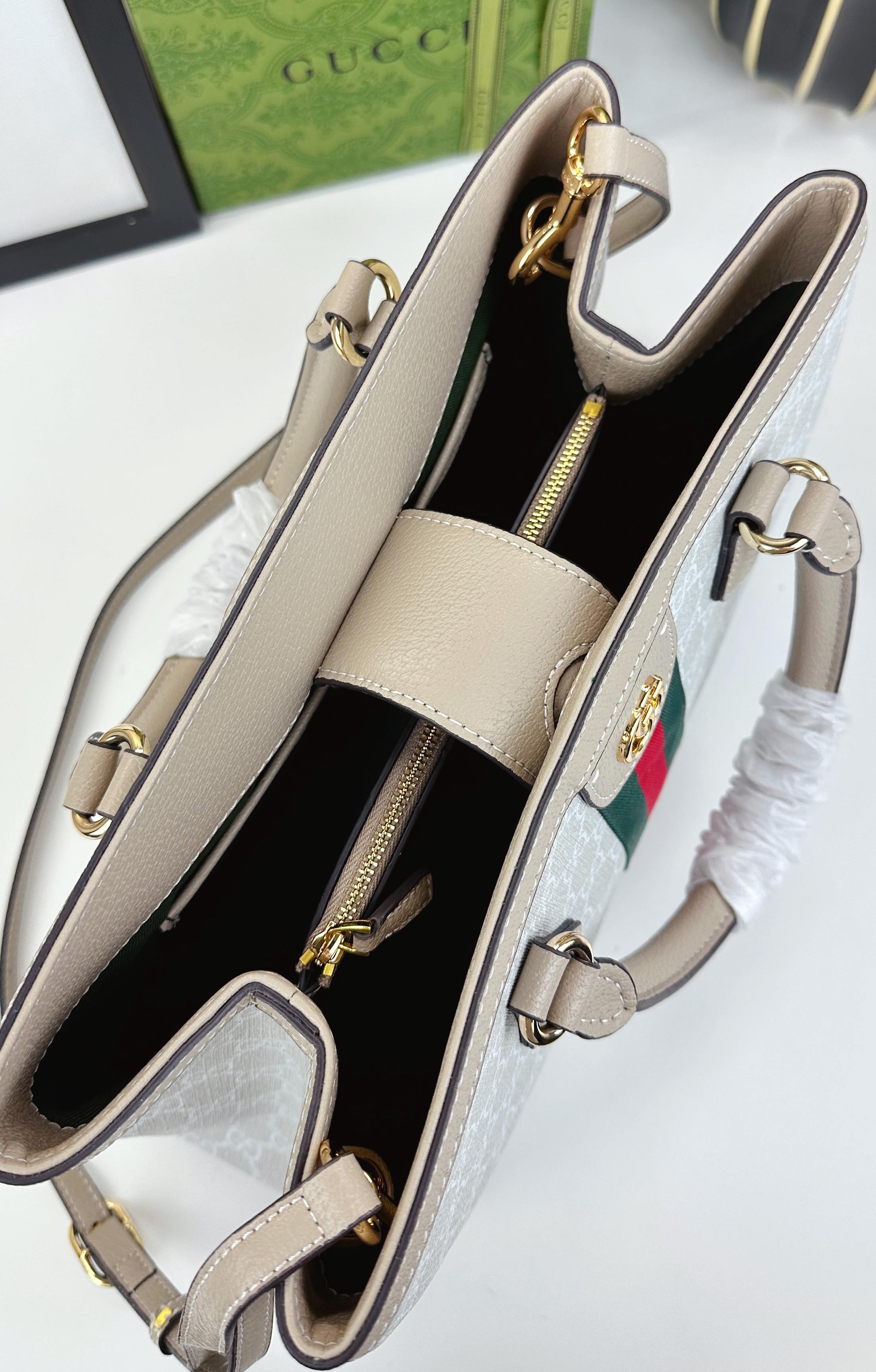 新作Ophidiaシリーズのスタイリッシュなバックパック