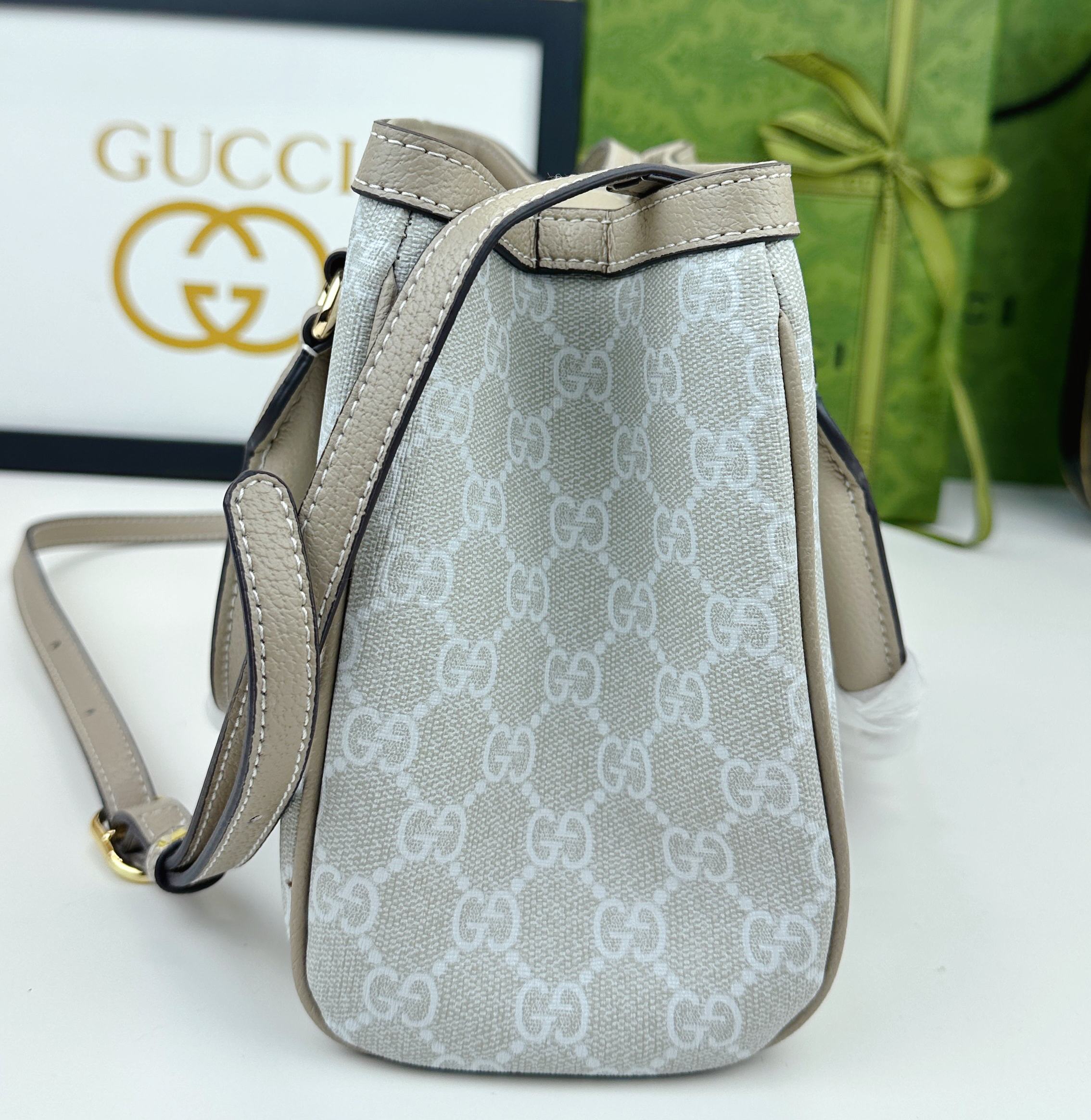 Ophidiaシリーズ 新型柔らかいトートバッグ