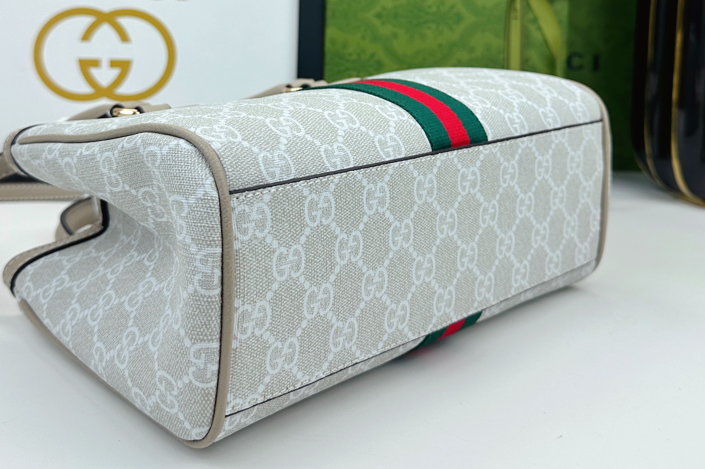 Ophidiaシリーズ 新型柔らかいトートバッグ