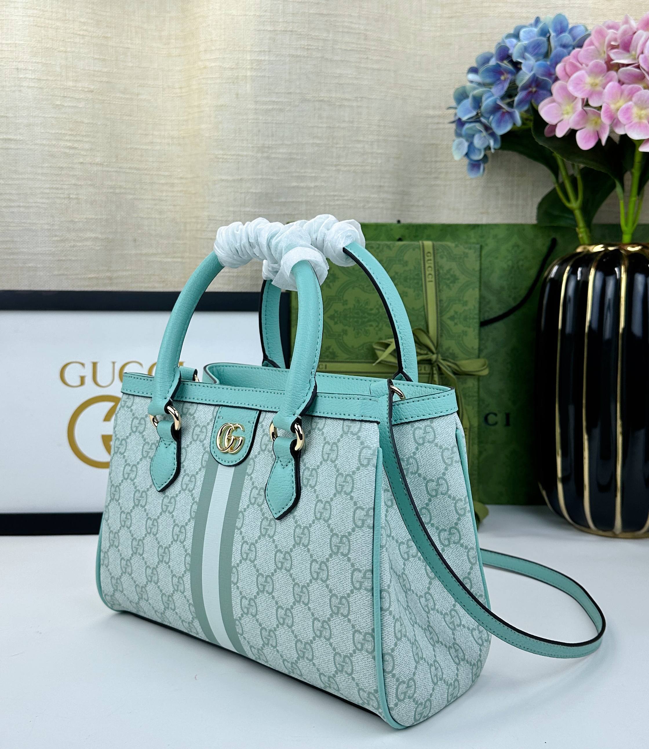 Ophidiaシリーズの洗練された新型バッグ