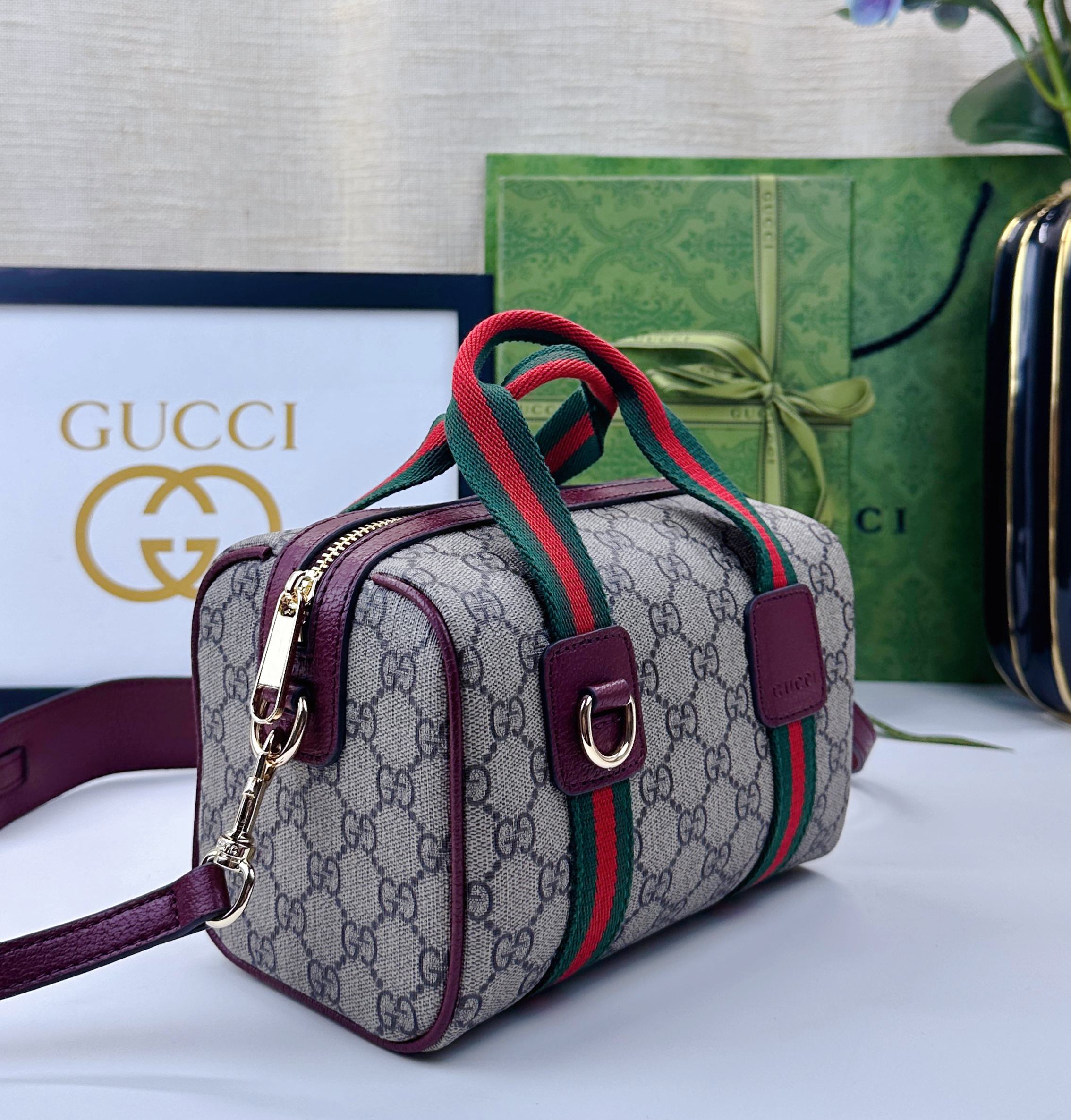 Gucci Mini GG手袋 - 旅行包のクラシックデザインを再現