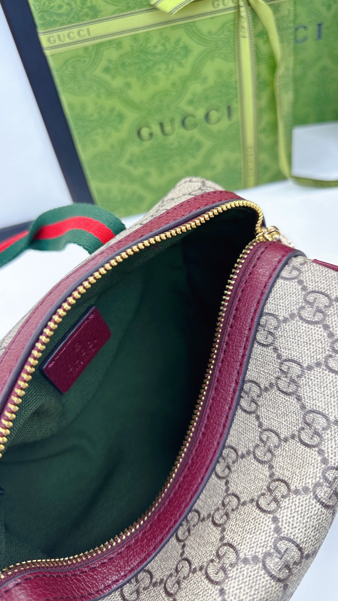 Gucci Mini GG手袋 - 旅行包のクラシックデザインを再現