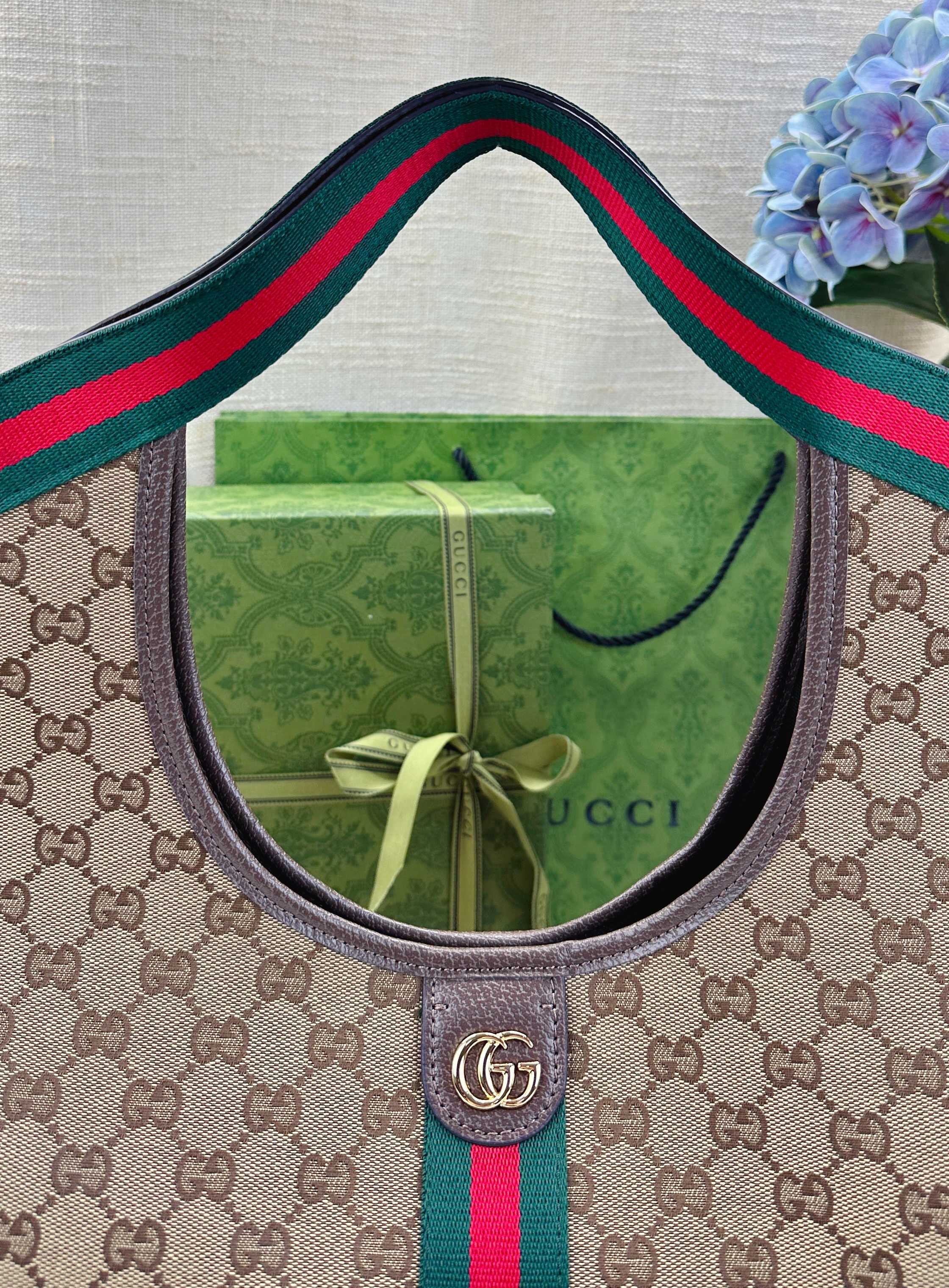 Gucci Giglioシリーズ大容量トートバッグ - GG帆布と可拆卸手拿包