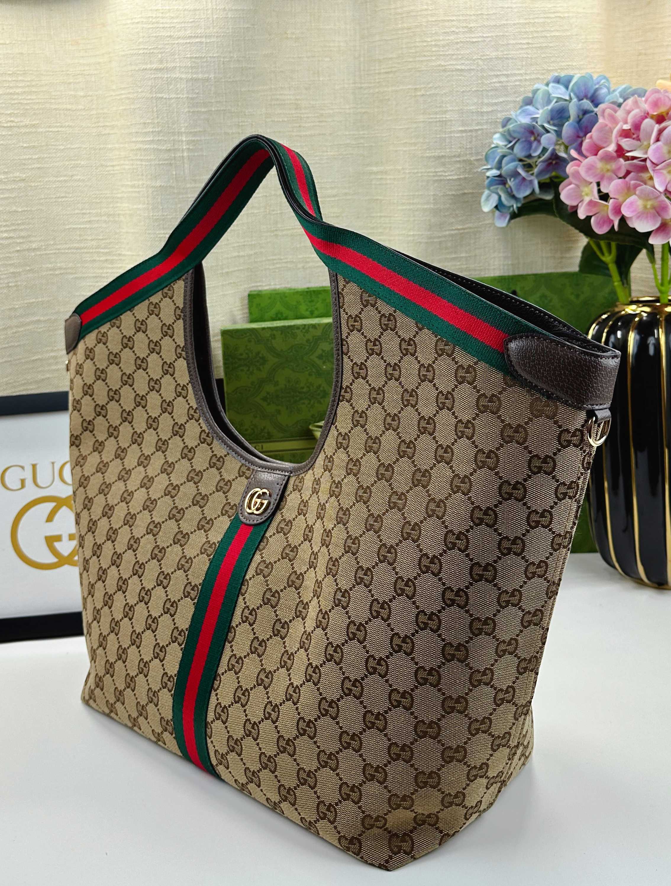 Gucci Giglioシリーズ大容量トートバッグ - GG帆布と可拆卸手拿包