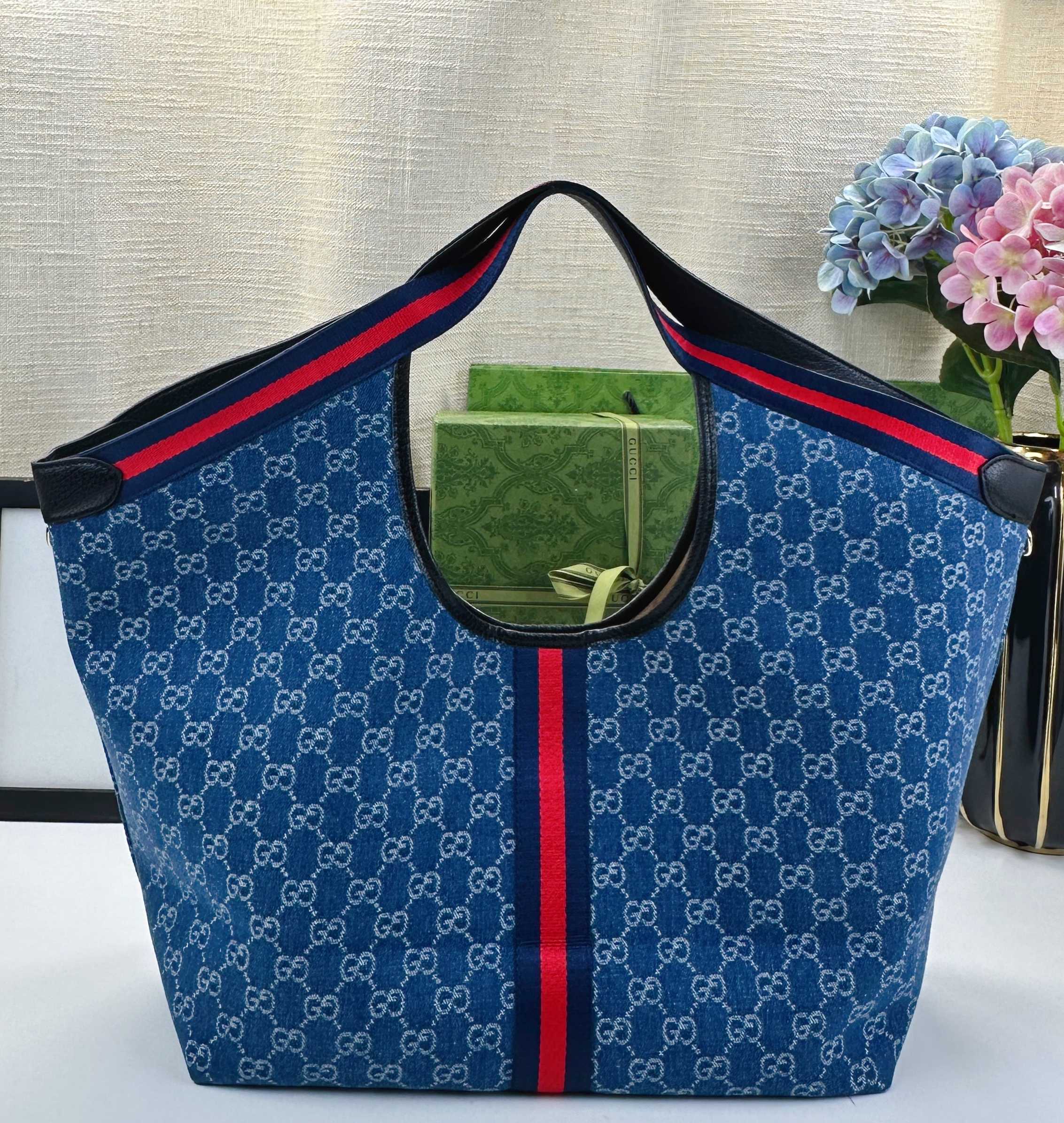 Gucci Giglioシリーズ大容量トートバッグ - GG帆布と可拆卸手拿包