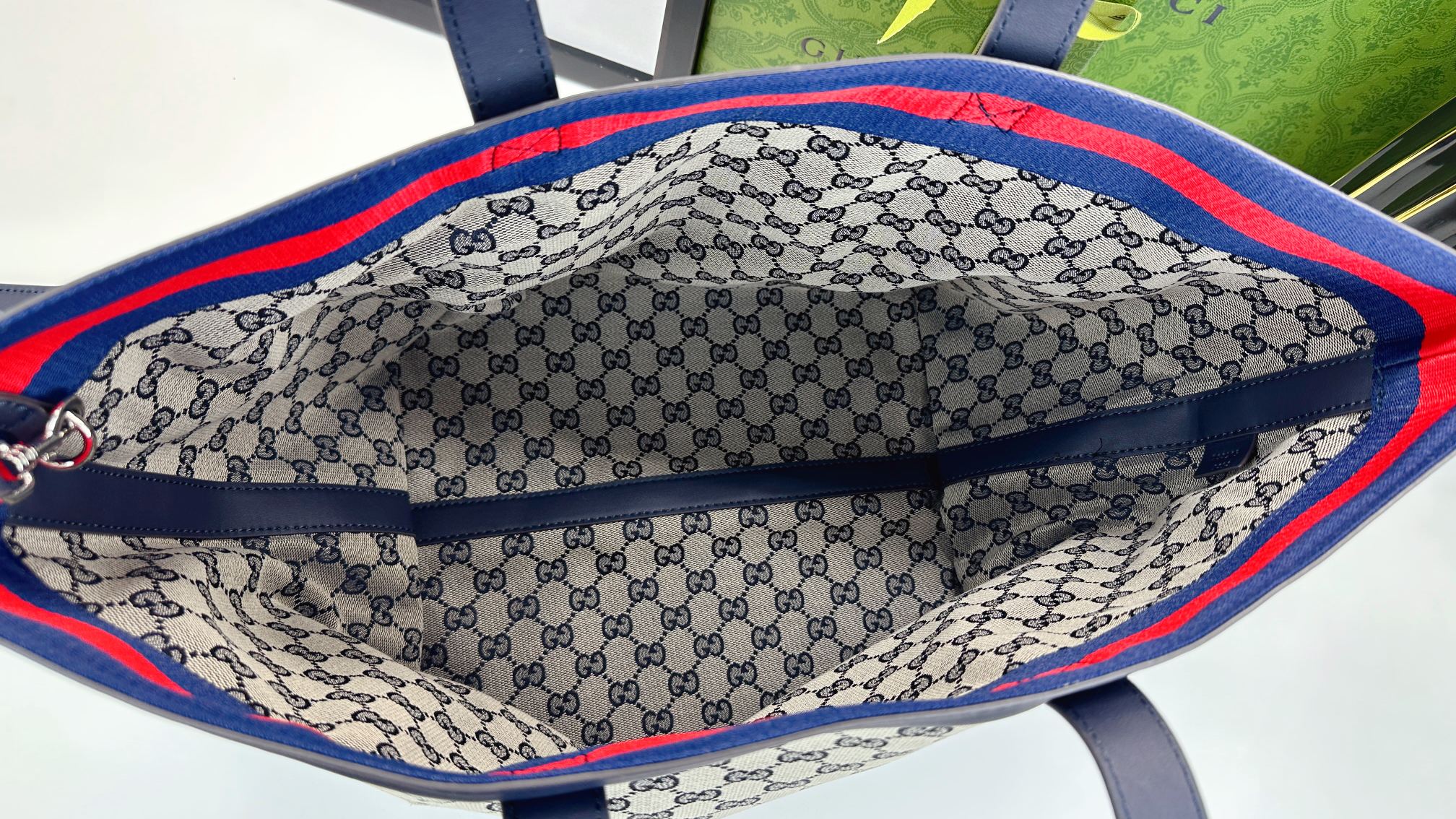 Gucci Totissima 中号托特包 - 実用的かつ洗練されたデザイン