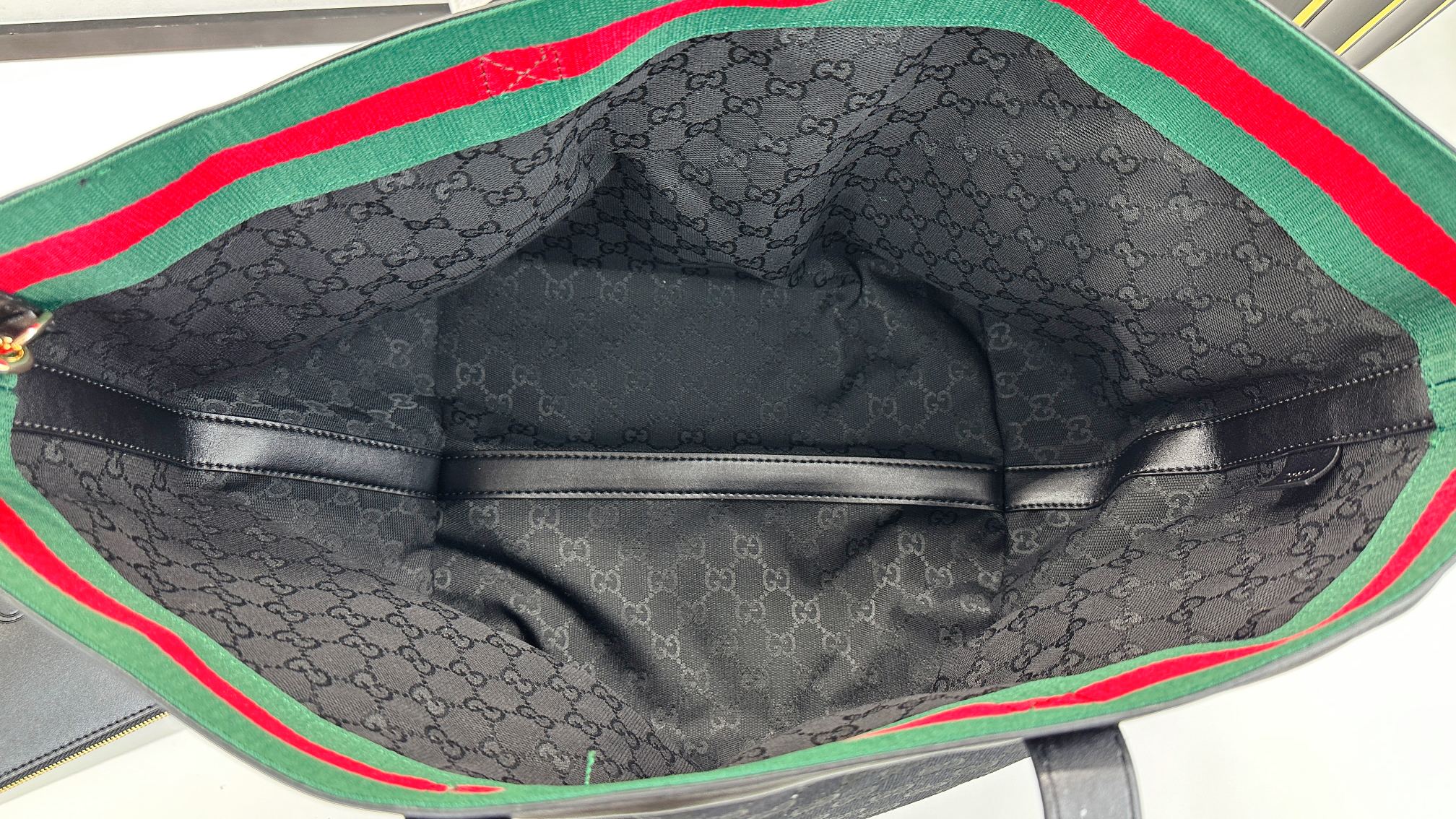 Gucci Totissima 中号托特包 - 実用性と洗練さを兼ね備えたデザイン