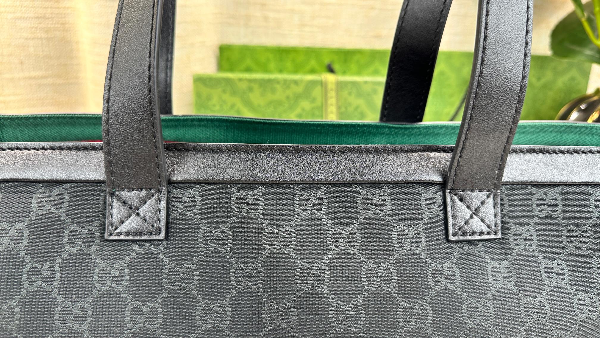 Gucci Totissima 中号托特包 - 実用性と洗練さを兼ね備えたデザイン