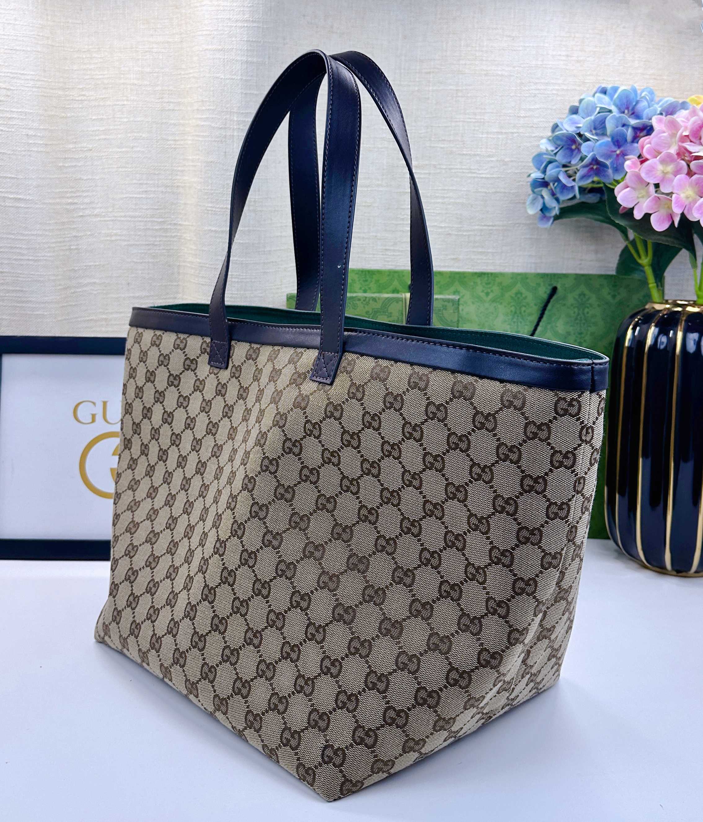 Gucci Totissima 中号托特包 - 実用的でスタイリッシュなデザイン