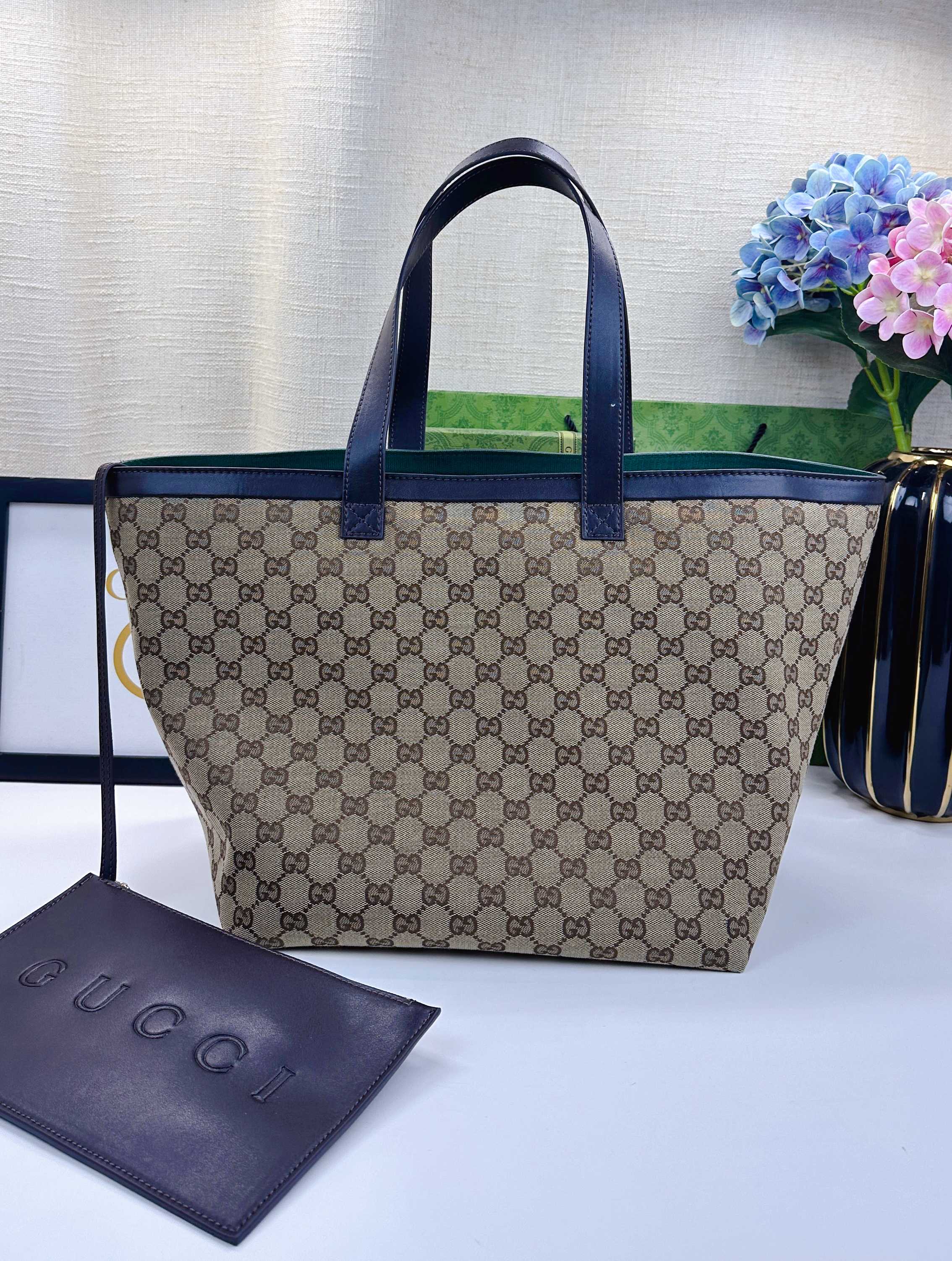 Gucci Totissima 中号托特包 - 実用的でスタイリッシュなデザイン