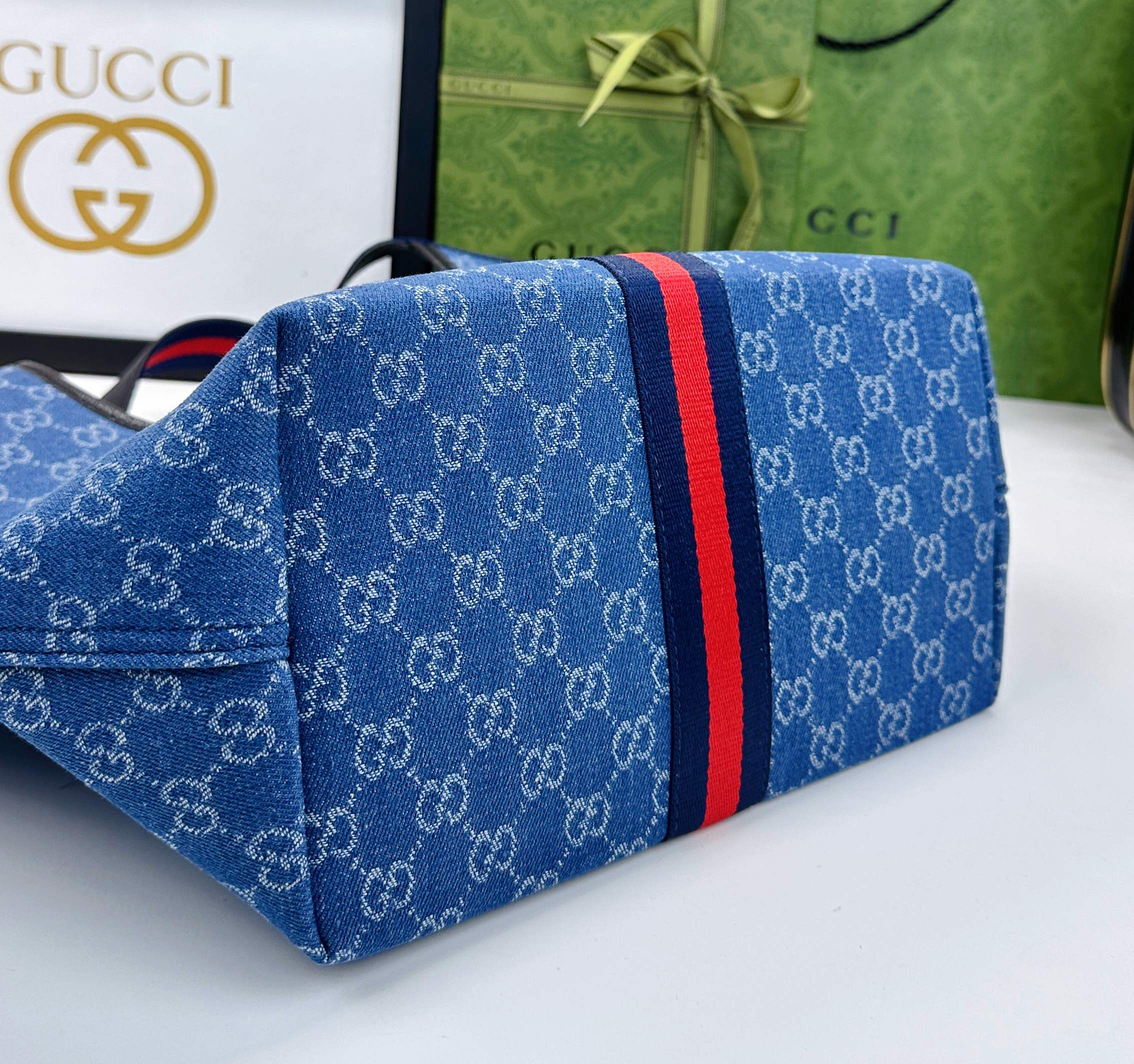 Gucci Giglio トートバッグ GGキャンバス 大容量デザイン
