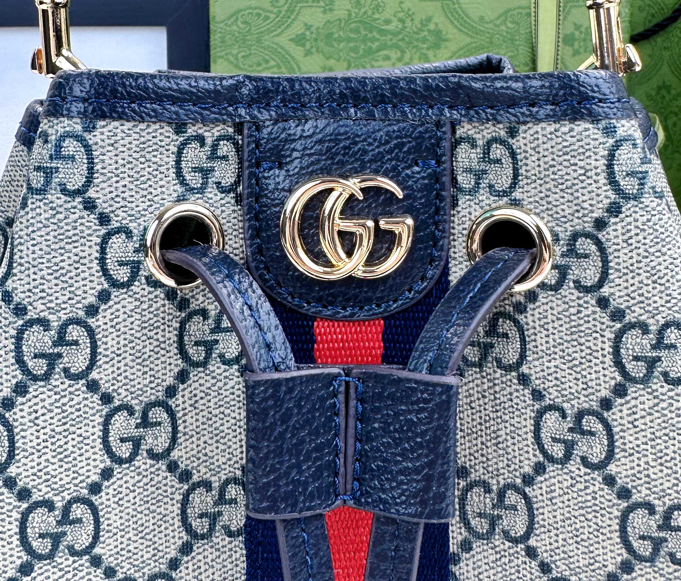 Ophidiaシリーズ ソフトレザークロスボディバッグ ミニサイズ