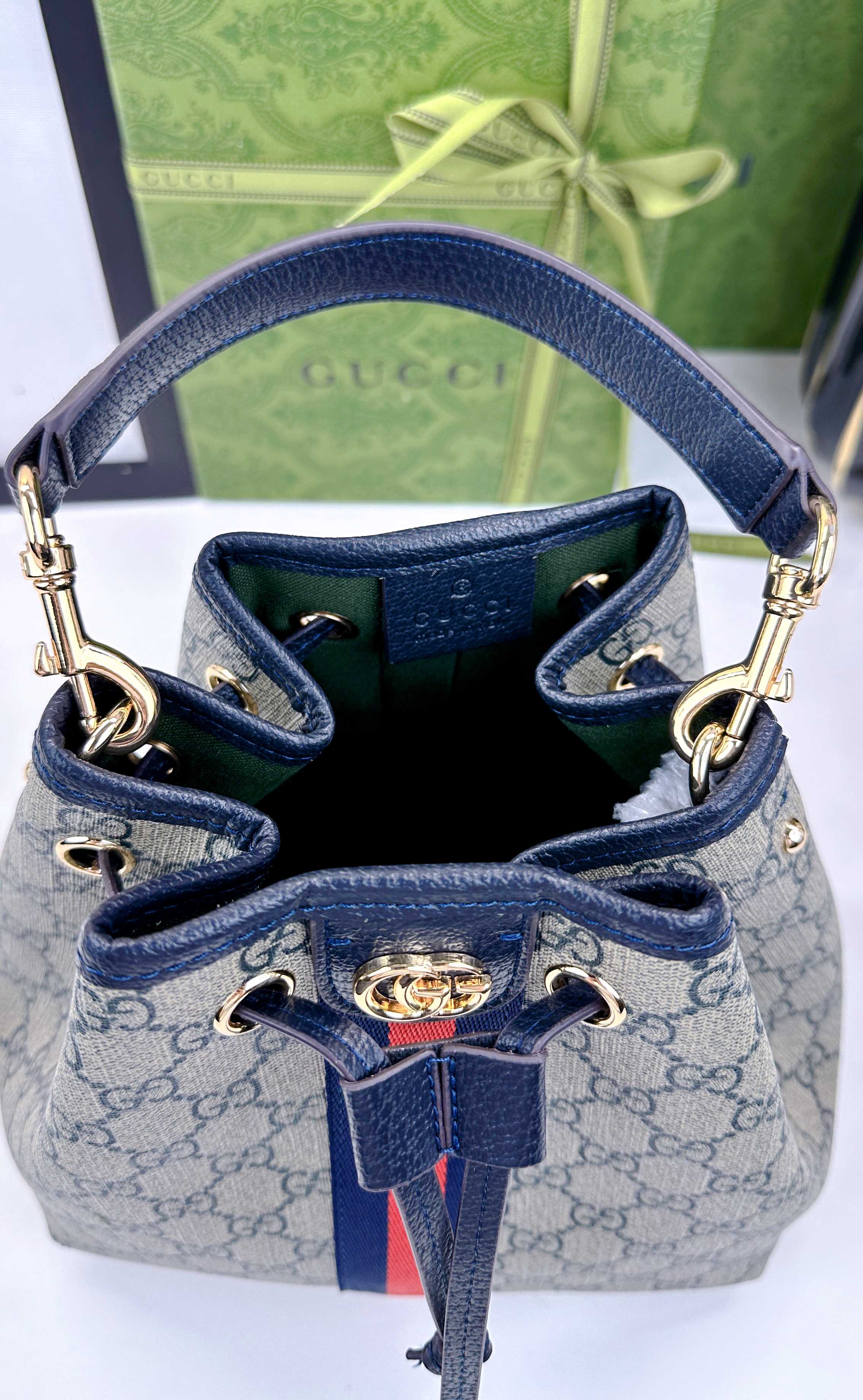 Ophidiaシリーズ ソフトレザークロスボディバッグ ミニサイズ