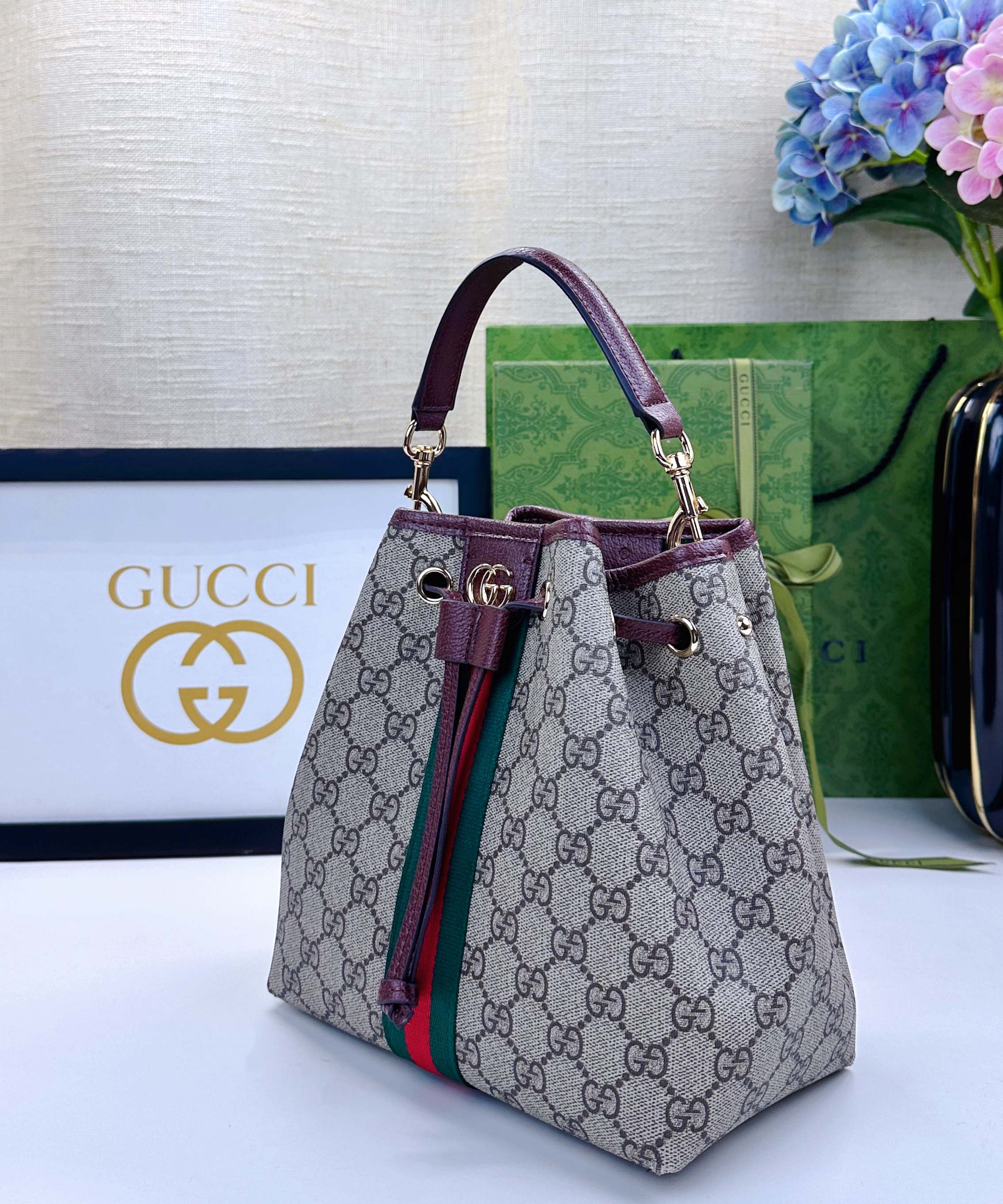 Ophidiaシリーズ スタイリッシュなトートバッグ・新しいデザイン