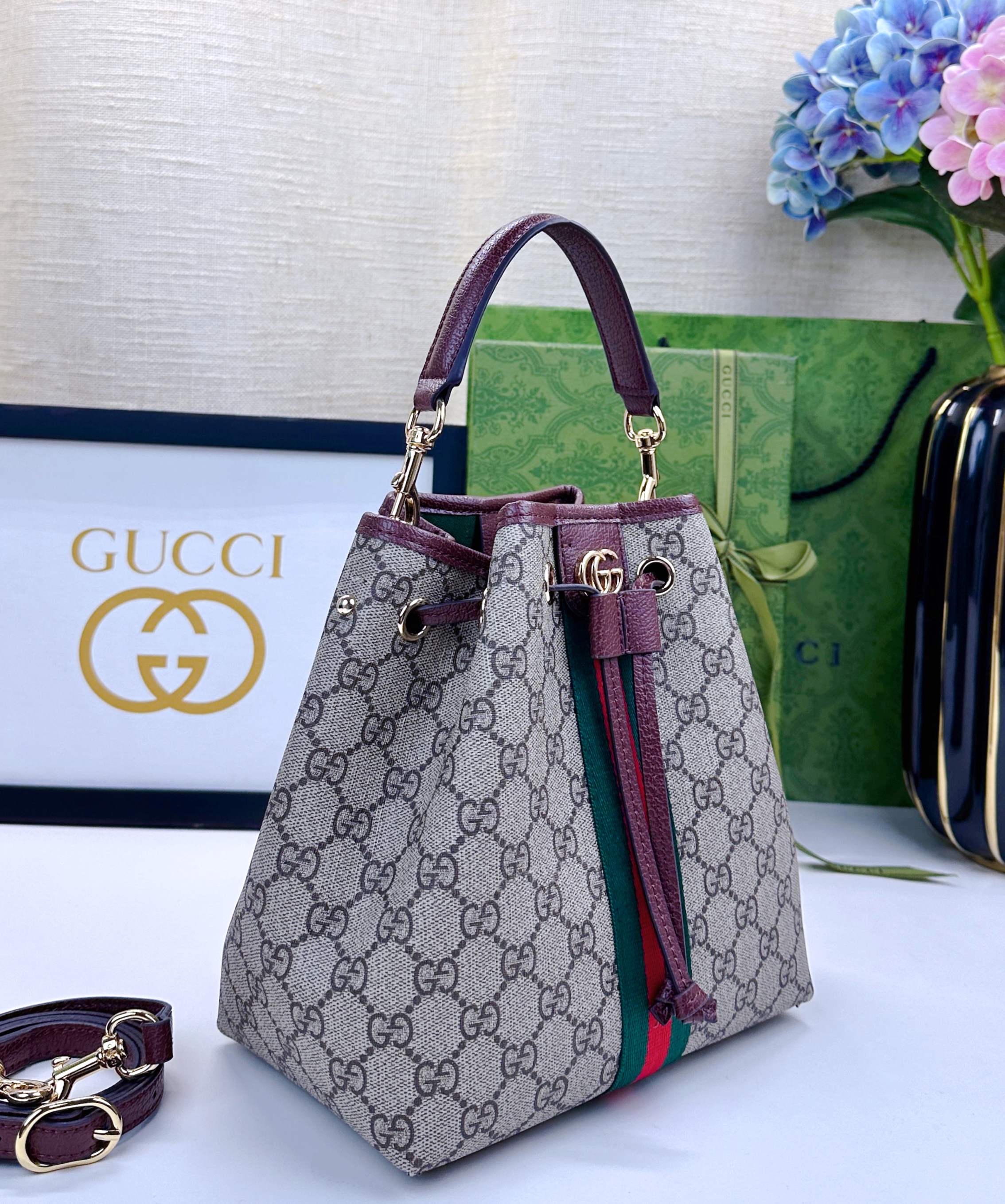 Ophidiaシリーズ スタイリッシュなトートバッグ・新しいデザイン