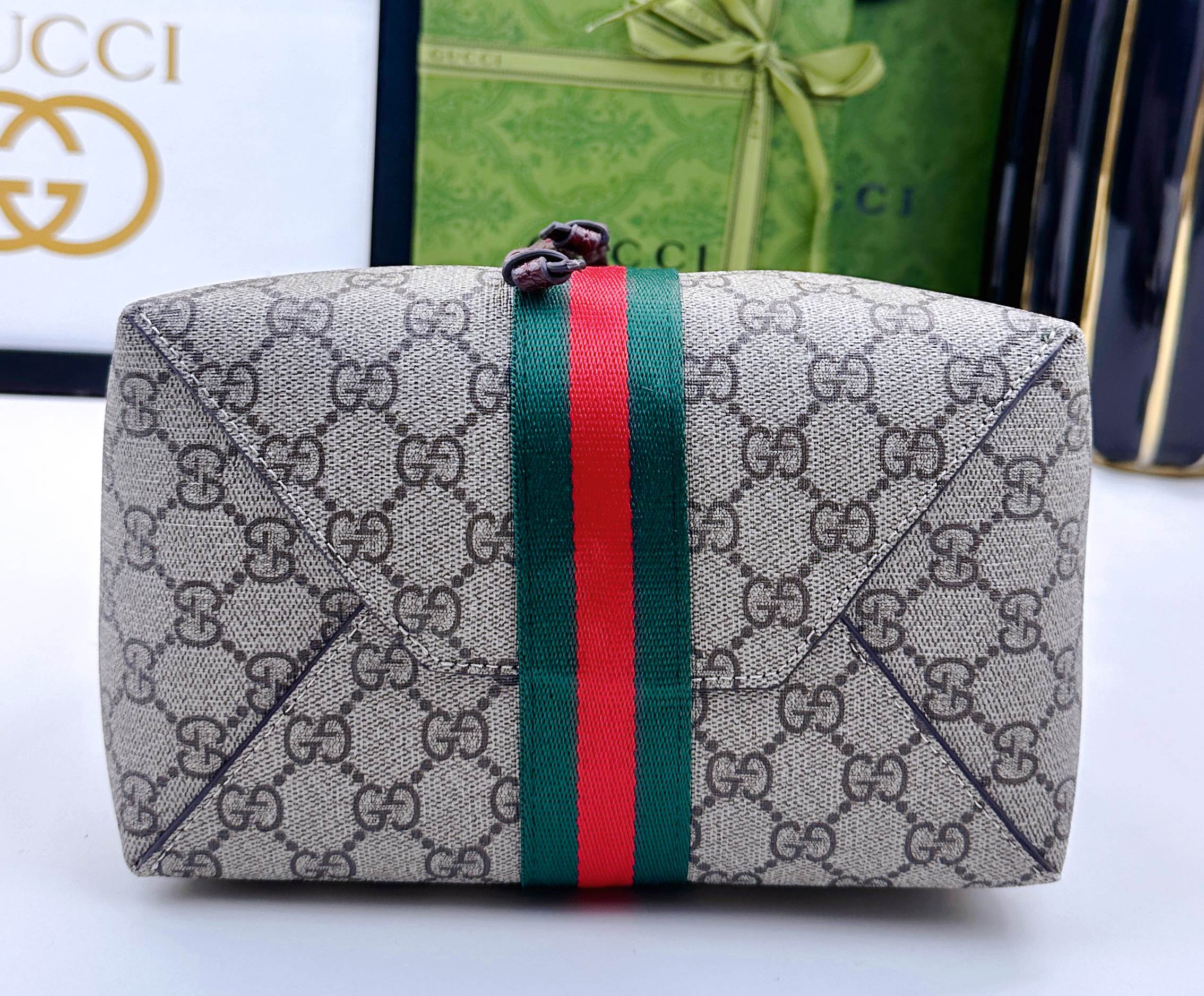 Ophidiaシリーズ スタイリッシュなトートバッグ・新しいデザイン