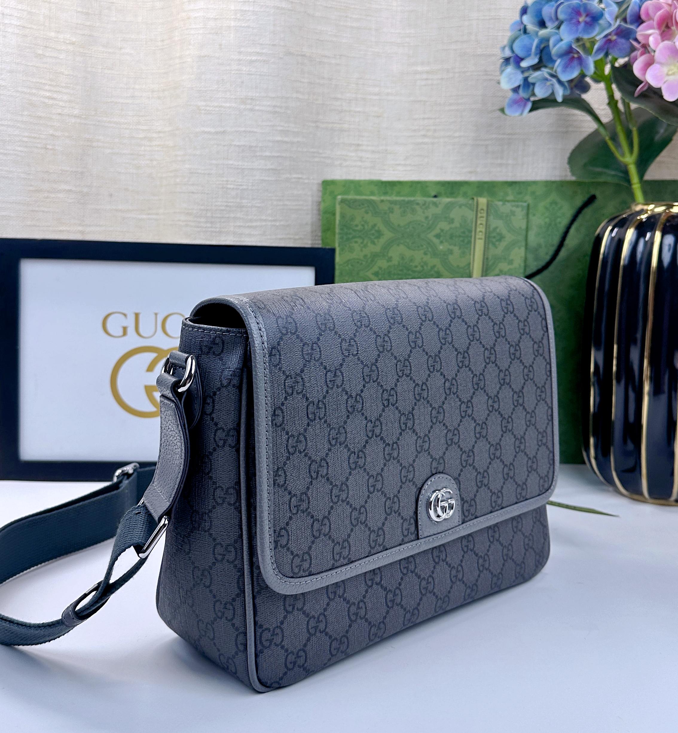 Ophidia中号郵差包 GG Supreme Tender帆布製