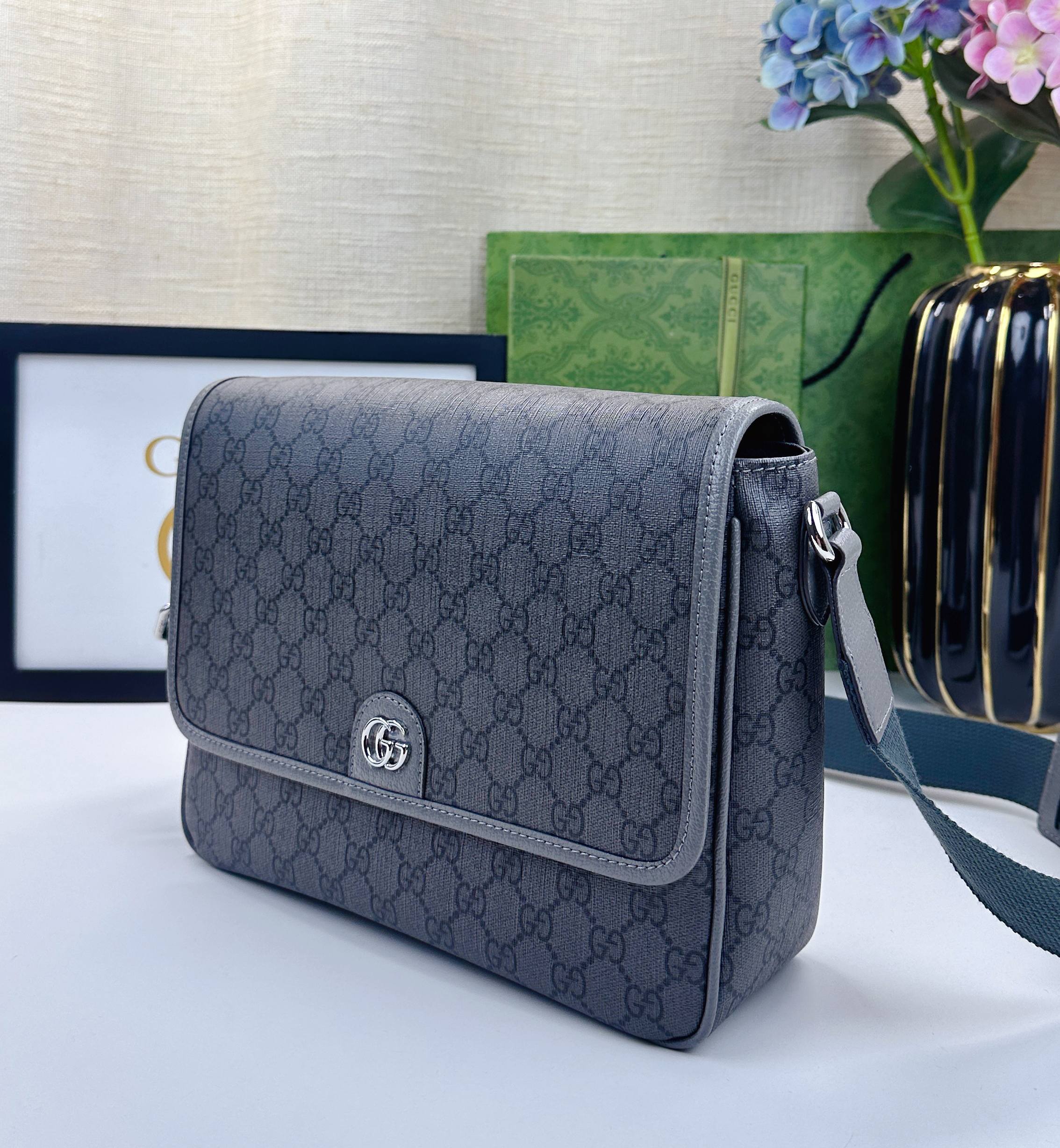 Ophidia中号郵差包 GG Supreme Tender帆布製