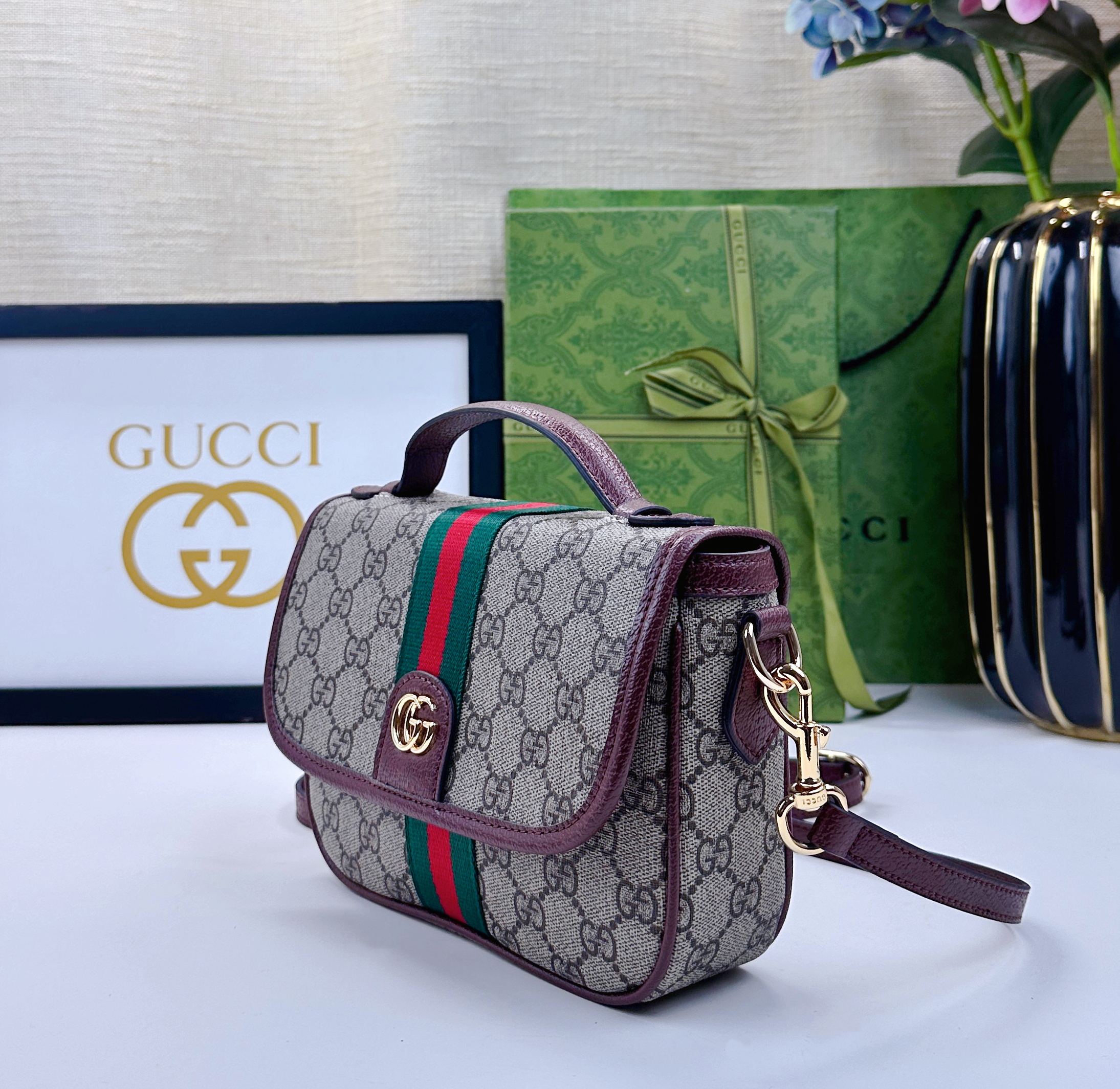 Ophidiaシリーズ ソフトレザーショルダーバッグ - 米色と棕色のコンビネーション