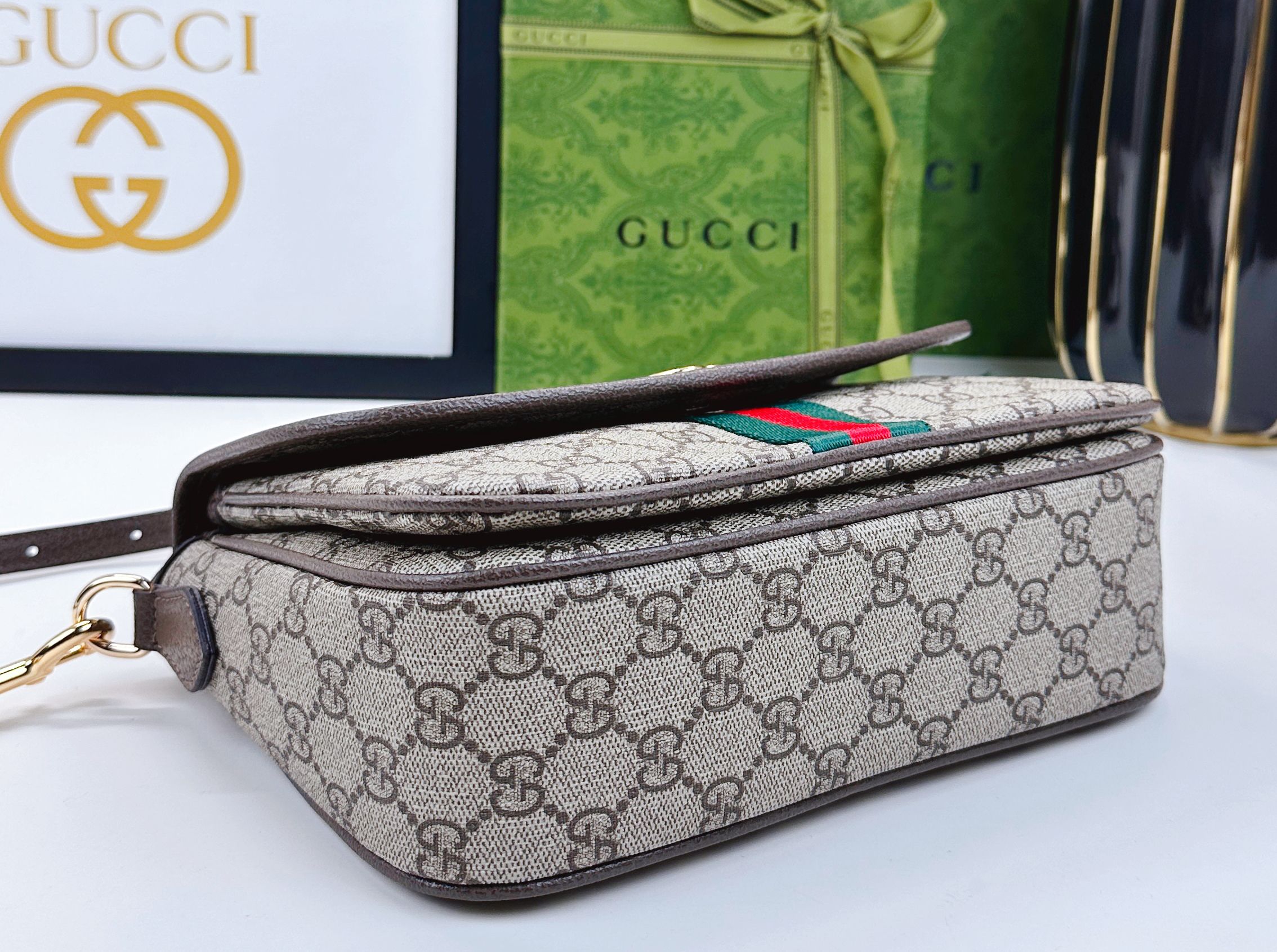 Ophidiaシリーズ新型ショルダーバッグ - 米色と深棕色のコンビネーション