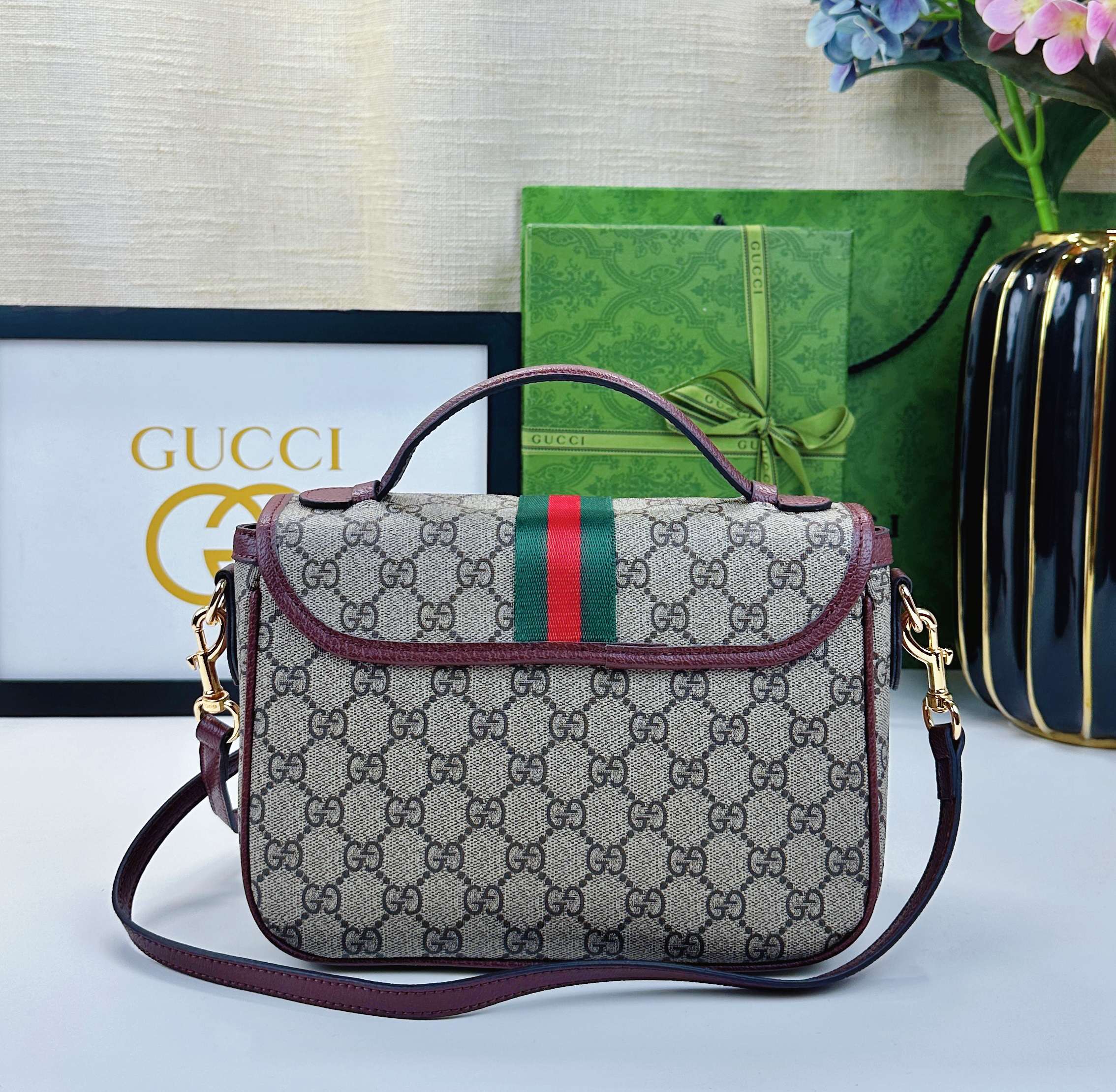 Ophidiaシリーズ ソフトな質感の新しいバッグ - 米色と深棕色のコンビネーション