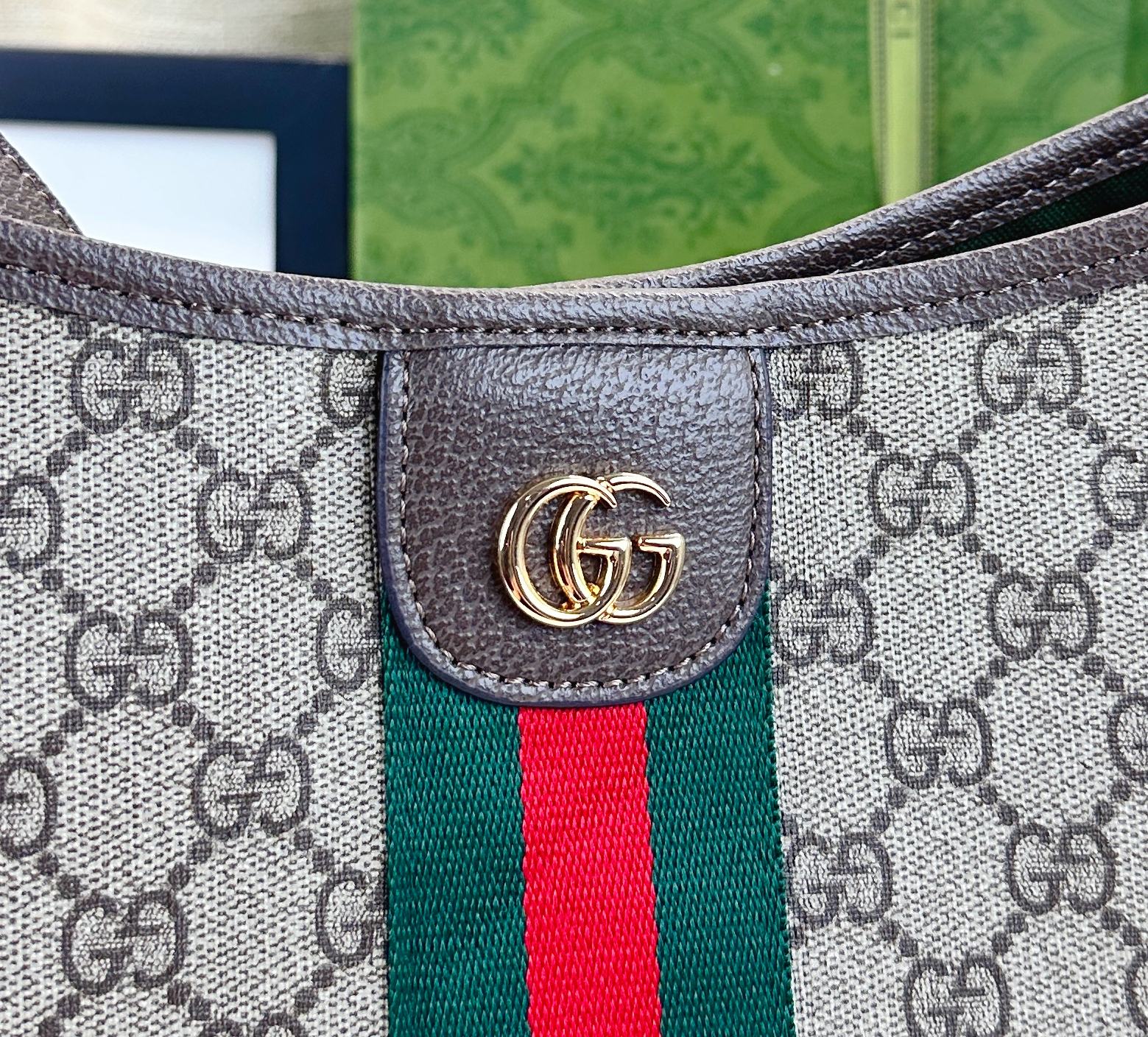 Ophidiaシリーズ 新型包袋 米色とブラウンの洗練されたデザイン