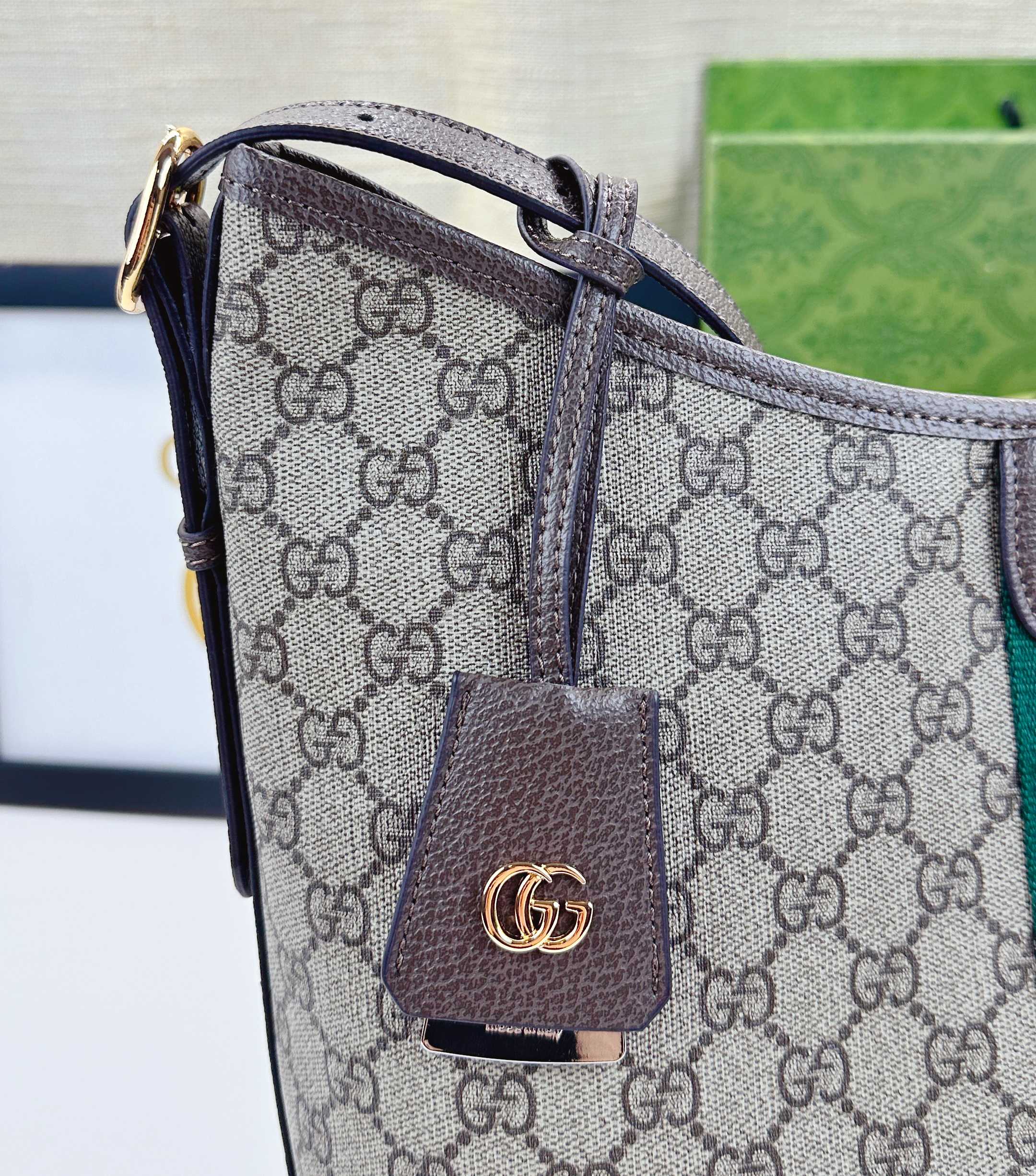 Ophidiaシリーズ 新型包袋 米色とブラウンの洗練されたデザイン