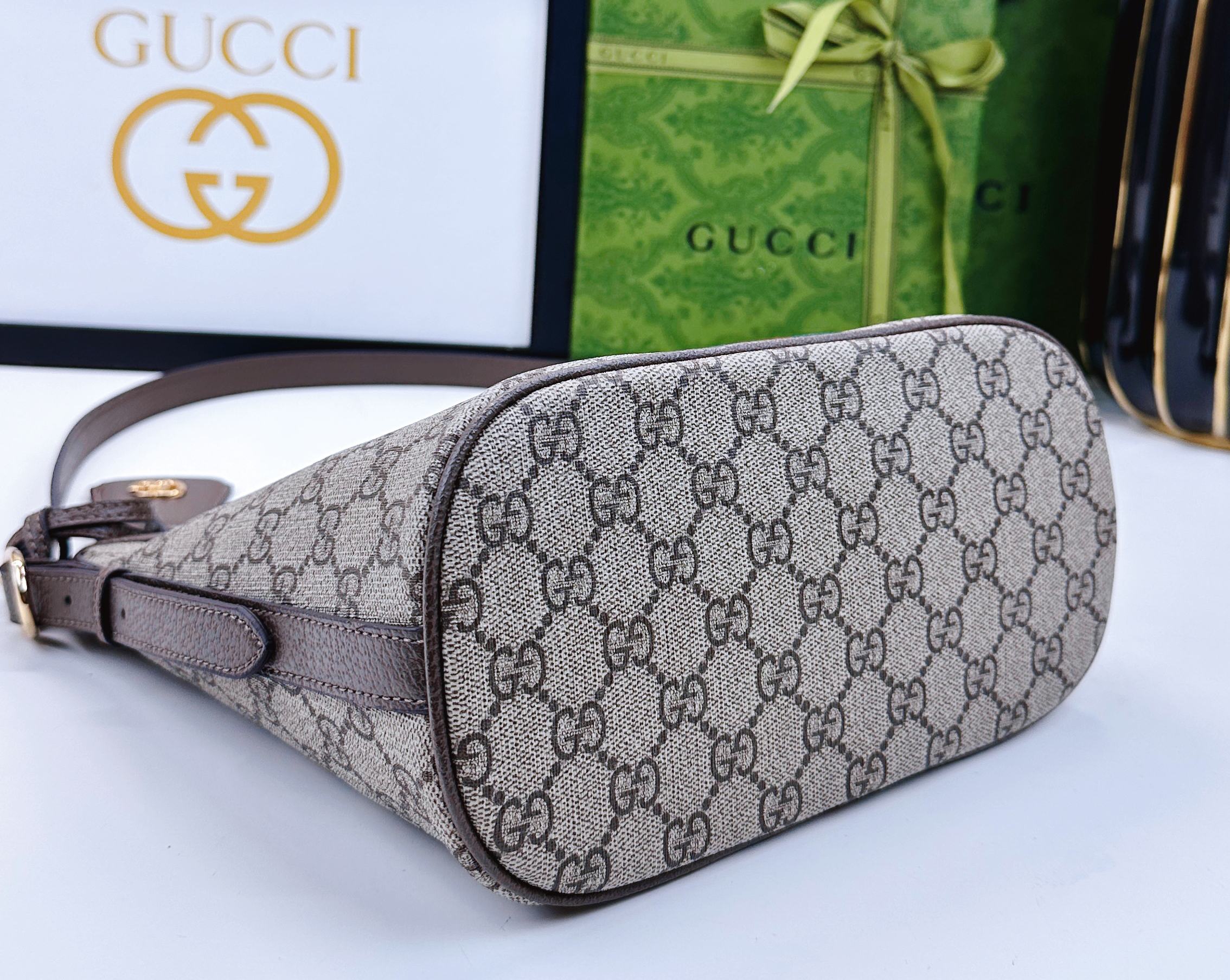 Ophidiaシリーズ 軽やかで機能的な新型バッグ