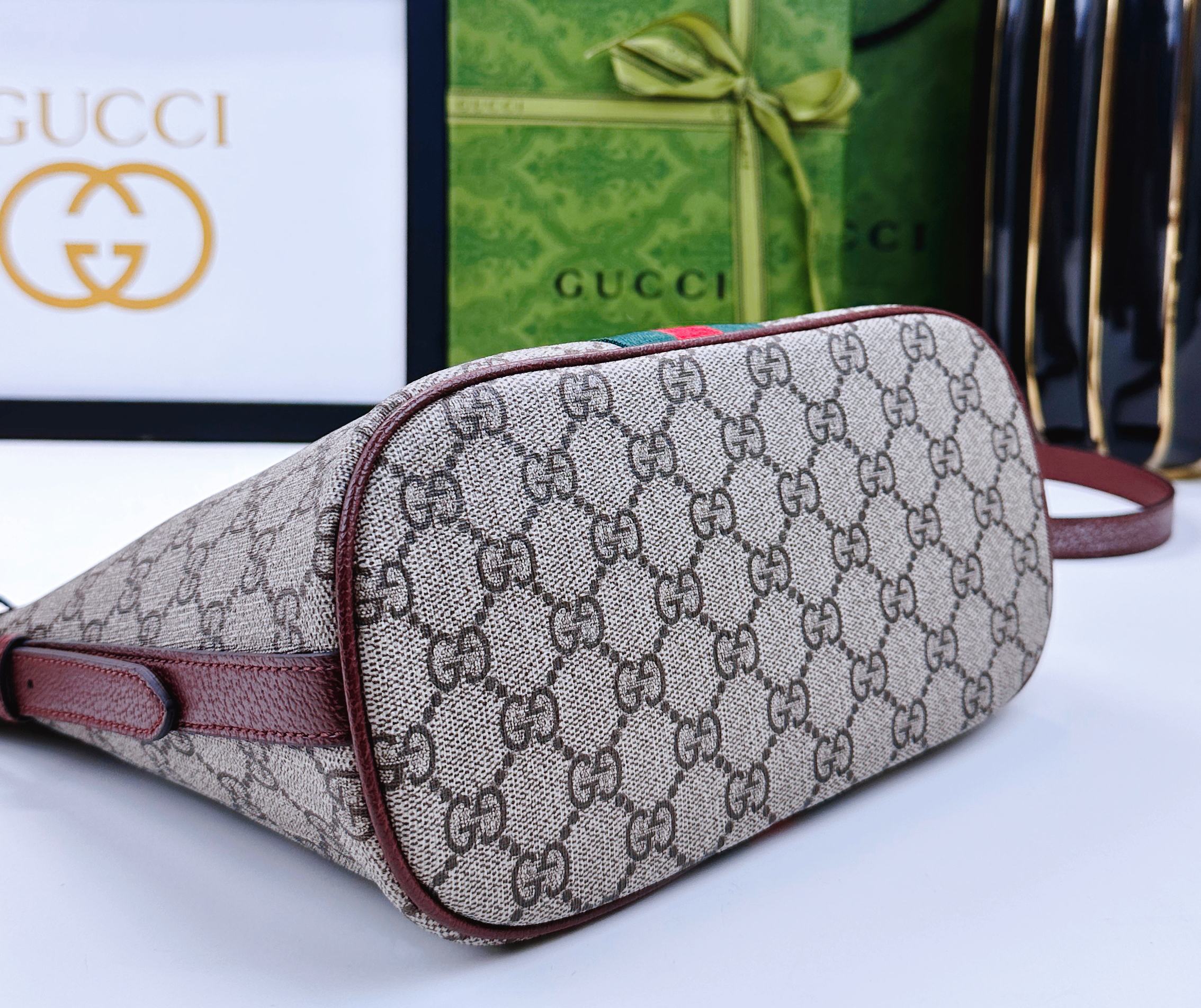 Ophidiaシリーズ 新型ソフトバッグ - 豊かな色合いと機能性を兼ね備えたデザイン