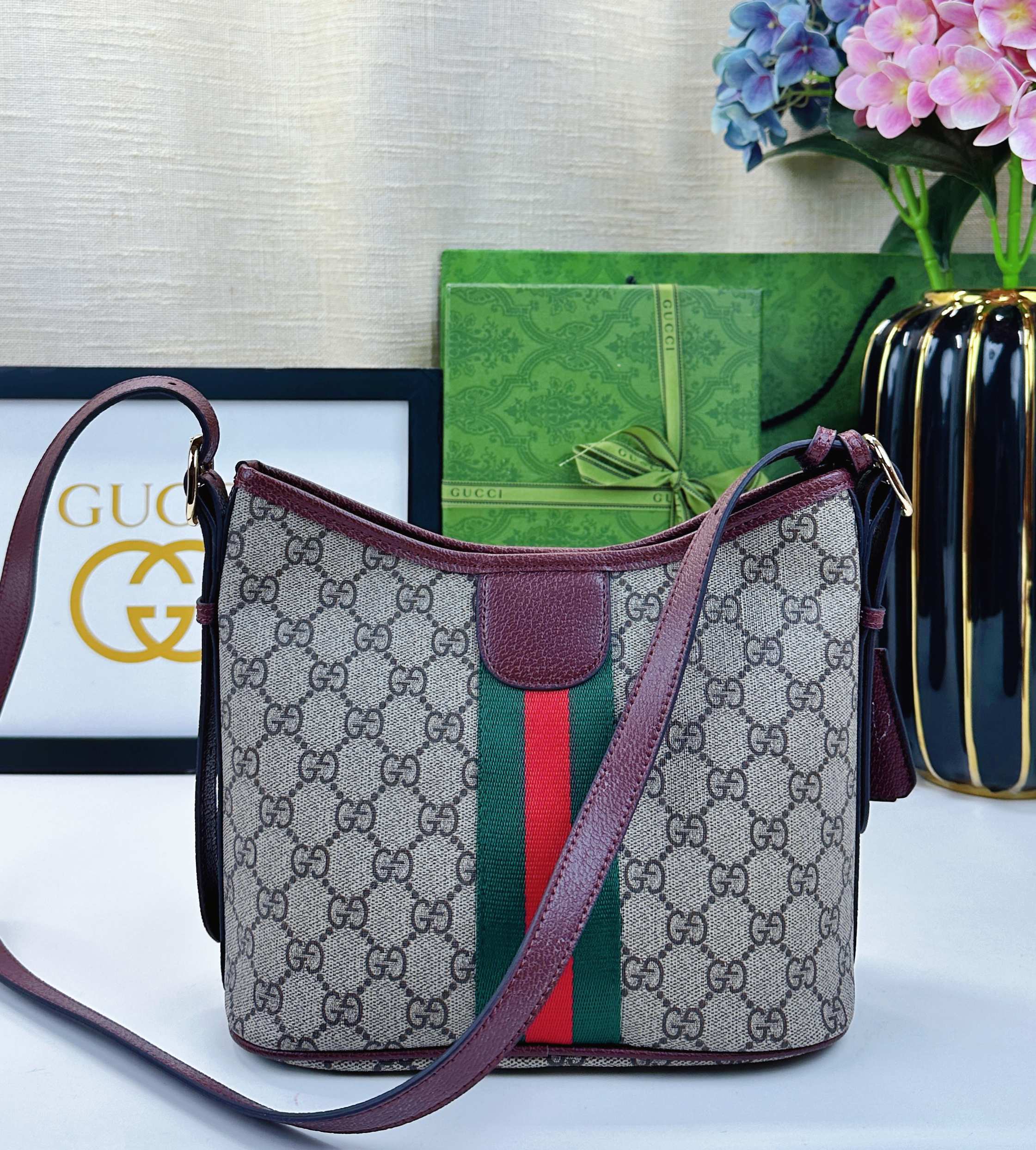 Ophidiaシリーズ 新型ソフトバッグ - 豊かな色合いと機能性を兼ね備えたデザイン