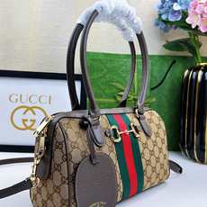 2026春夏系列全新上市。Gucci Borsetto系列名称巧妙融合意大利语“borsa”(手袋)和“ 2026春夏系列全新上市。Gucci Borsetto系列名称巧妙融合意大利语“borsa”(手袋)和“