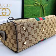2026春夏系列全新上市。Gucci Borsetto系列名称巧妙融合意大利语“borsa”(手袋)和“ 2026春夏系列全新上市。Gucci Borsetto系列名称巧妙融合意大利语“borsa”(手袋)和“