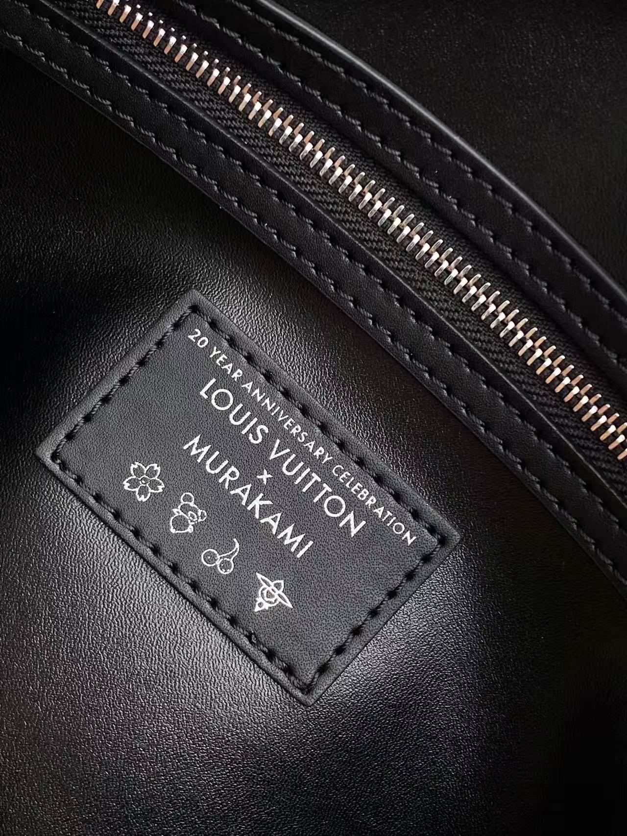 p520PM13257 Chip 163c01 original de alta calidad Este bolso Speedy Soft 30 está hecho de lona revestida suave y el patr…