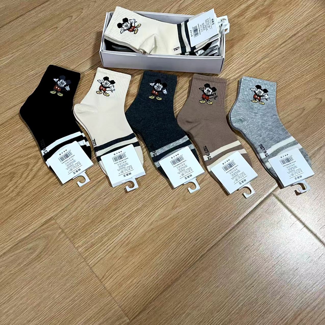 Mickey Cartoon Embroidery Stockings for Children: Super Sweet and Special Design! - 图片 1