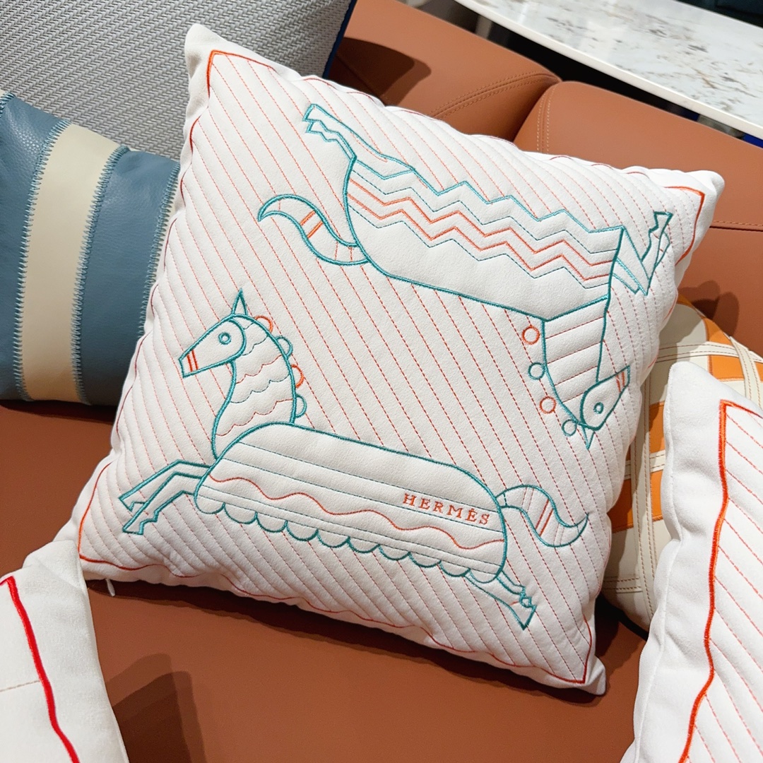 the pillowcase is also specially designed with a detachable design for - Lifestyle 2
