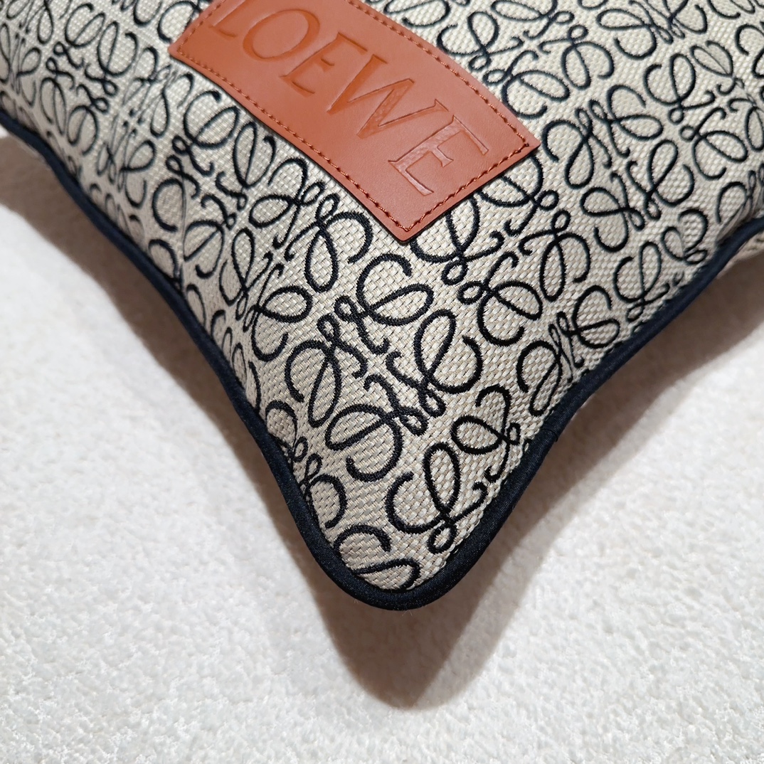 罗意威 Loewe 高定典藏名品高定成衣时装外套连衣裙衬衫T恤 #49754AE2 7