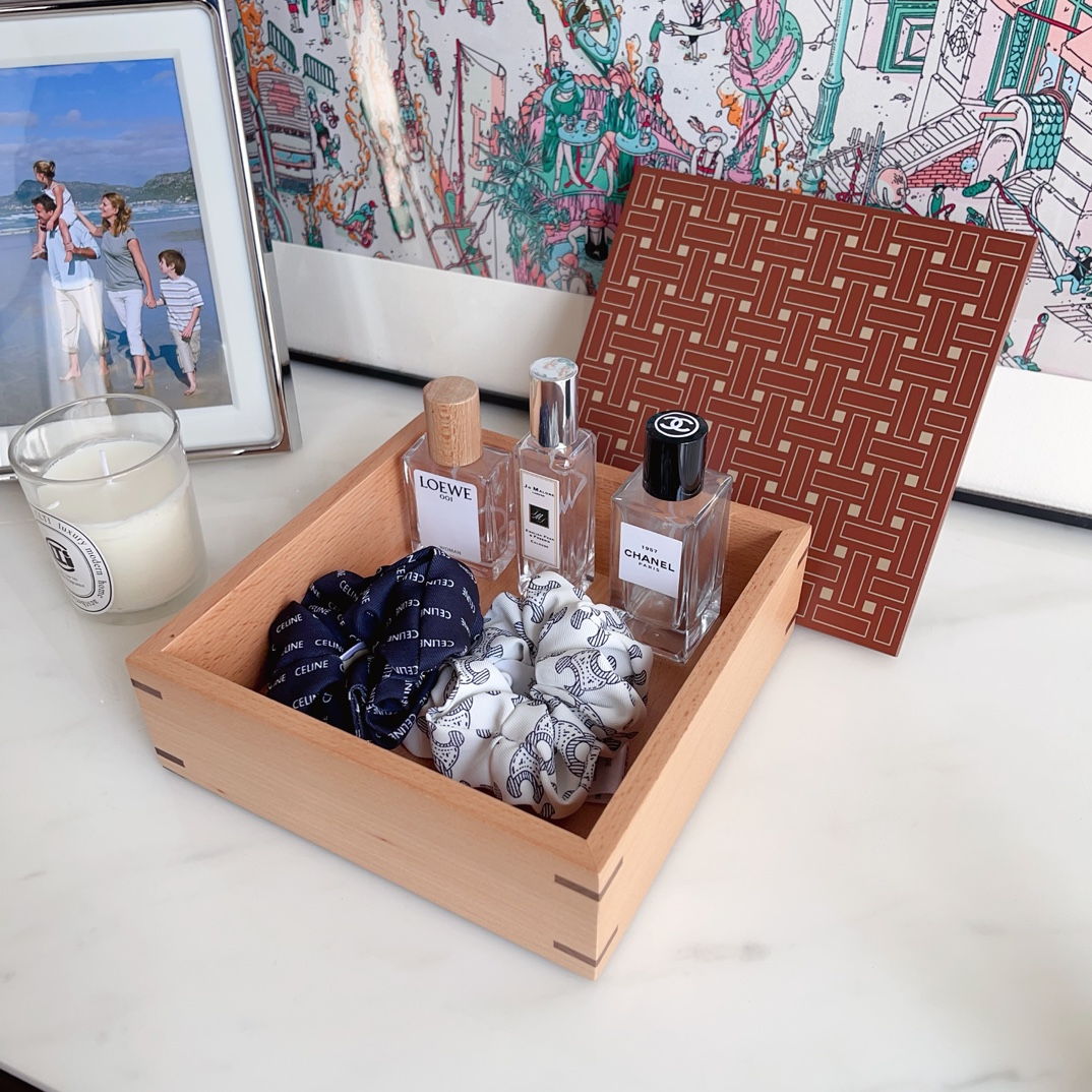 A wooden jewelry box crafted for the organized storage of bracelets - Comprehensive 4